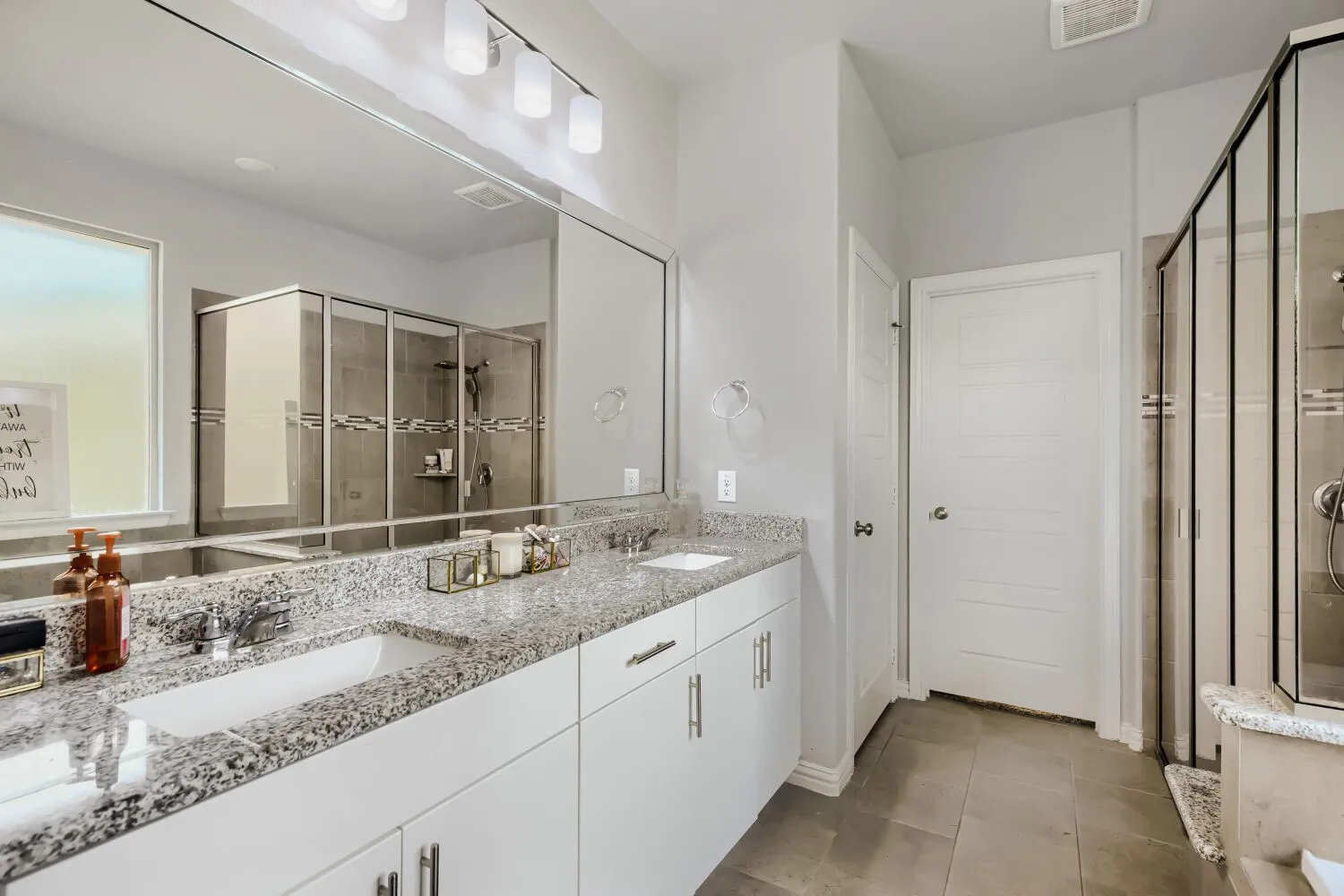 Single Family Residence For Sale in Denton County , 2401 Muirfield Drive, Little Elm, Texas 75036, 5 Bedroom, 4 Bathroom, 2 Garage spaces, 3,281 Sqft, built in 2021, Preowned, mls#21261699, Real Estate Agent in Little Elm, Homes For Sale in Denton county, Homes For Sale in Little Elm, Realtor in Little Elm Texas, Real Estate Brokerage Independent Realty Texas, Luminita Cordes Realtor