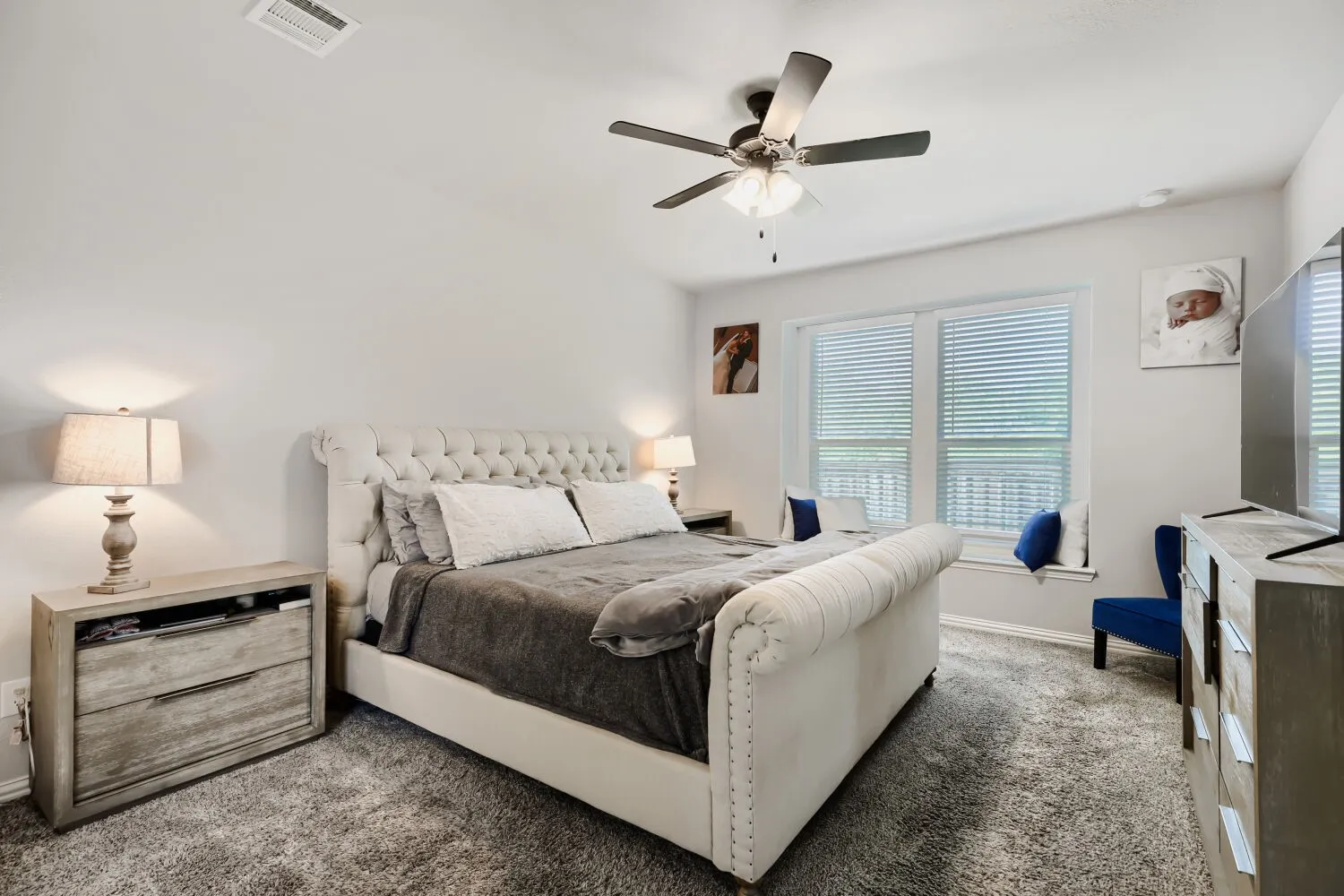 Single Family Residence For Sale in Denton County , 2401 Muirfield Drive, Little Elm, Texas 75036, 5 Bedroom, 4 Bathroom, 2 Garage spaces, 3,281 Sqft, built in 2021, Preowned, mls#21261699, Real Estate Agent in Little Elm, Homes For Sale in Denton county, Homes For Sale in Little Elm, Realtor in Little Elm Texas, Real Estate Brokerage Independent Realty Texas, Luminita Cordes Realtor