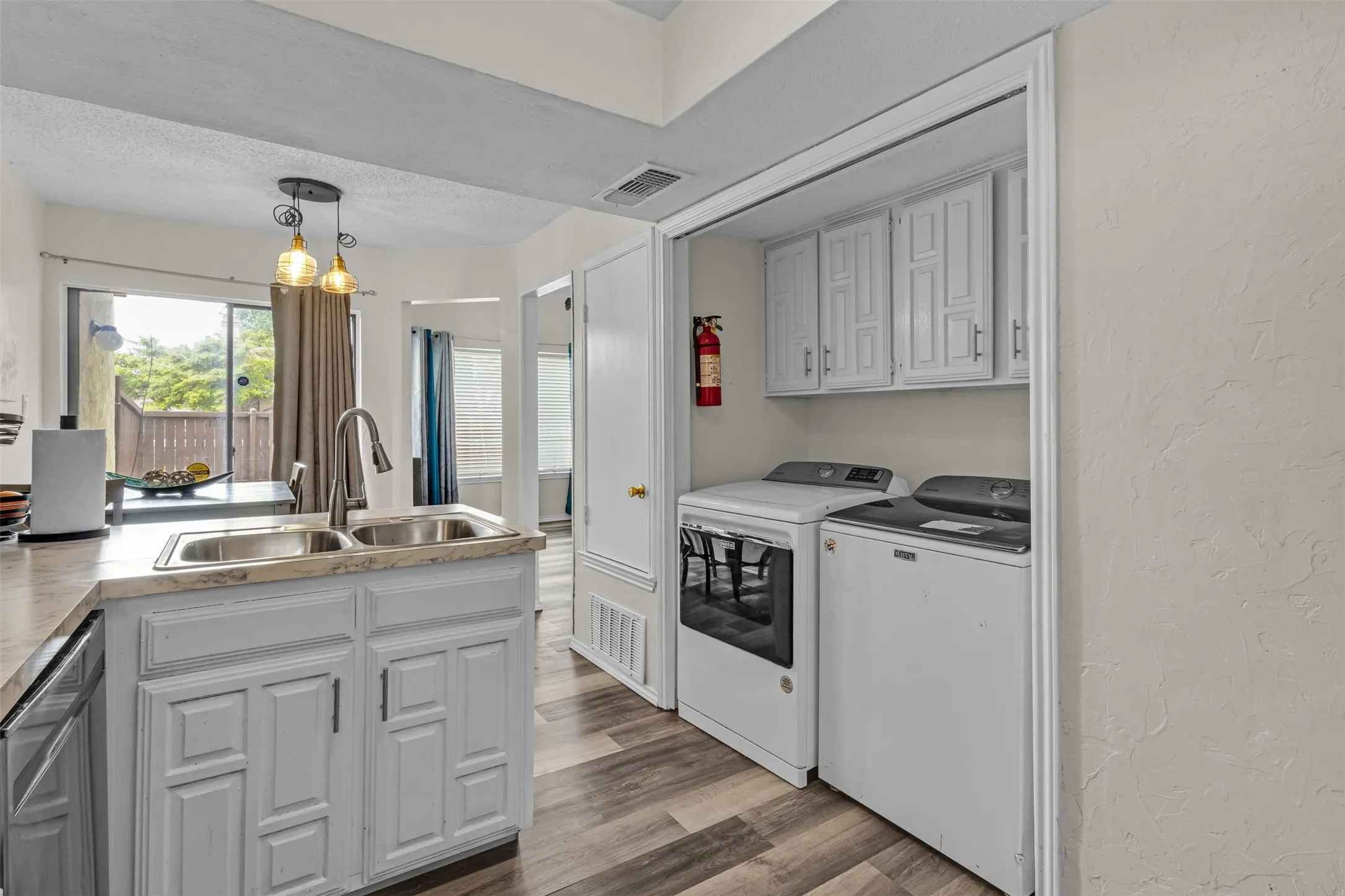 Condominium For Sale in Dallas County , 821 Dublin Drive 253, Richardson, Texas 75080, 2 Bedroom, 2 Bathroom, Garage spaces, 1,272 Sqft, built in 1981, Preowned, mls#21259760, Real Estate Agent in Richardson, Homes For Sale in Dallas county, Homes For Sale in Richardson, Realtor in Richardson Texas, Real Estate Brokerage Independent Realty Texas, Luminita Cordes Realtor