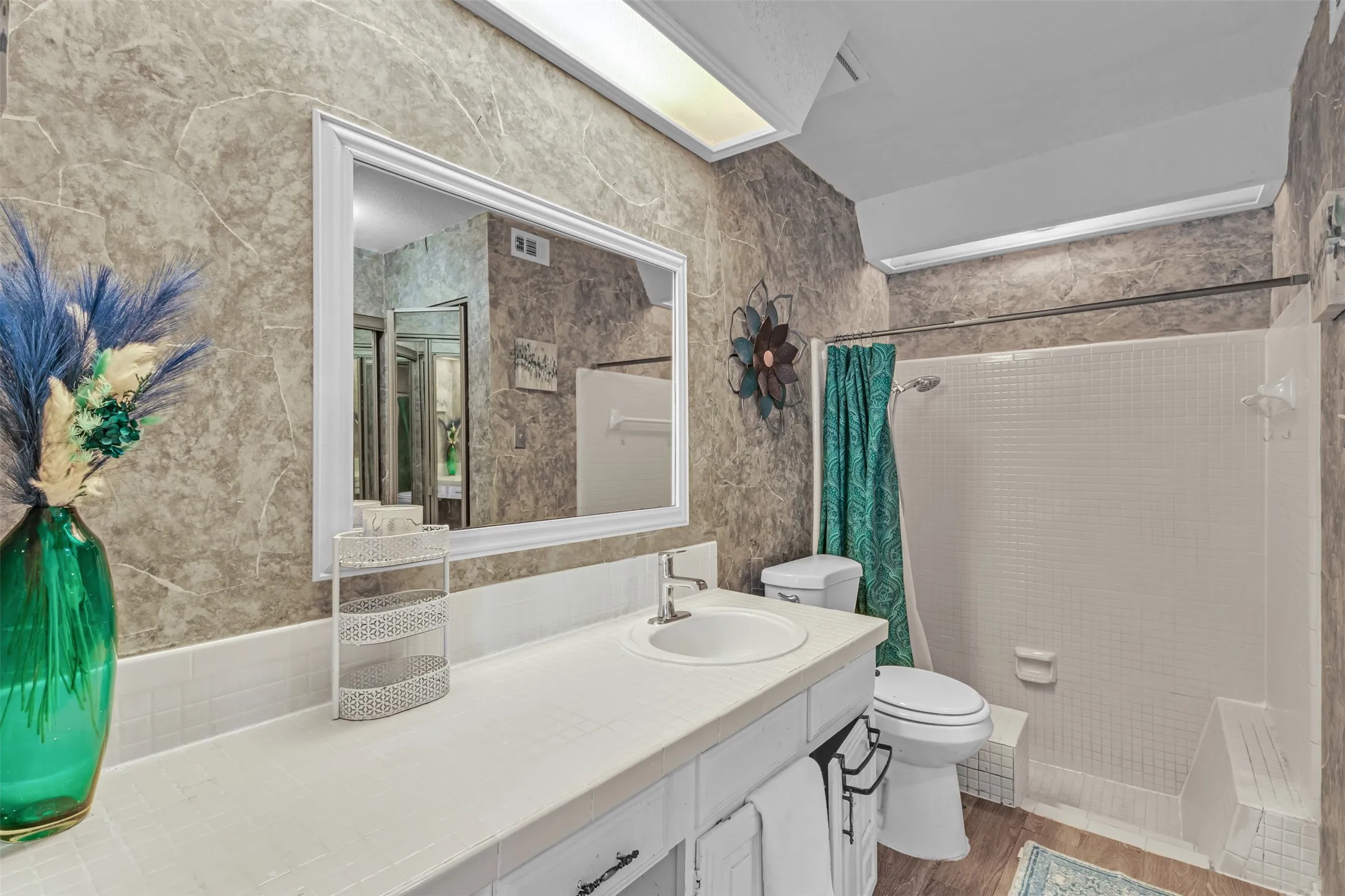 Condominium For Sale in Dallas County , 821 Dublin Drive 253, Richardson, Texas 75080, 2 Bedroom, 2 Bathroom, Garage spaces, 1,272 Sqft, built in 1981, Preowned, mls#21259760, Real Estate Agent in Richardson, Homes For Sale in Dallas county, Homes For Sale in Richardson, Realtor in Richardson Texas, Real Estate Brokerage Independent Realty Texas, Luminita Cordes Realtor