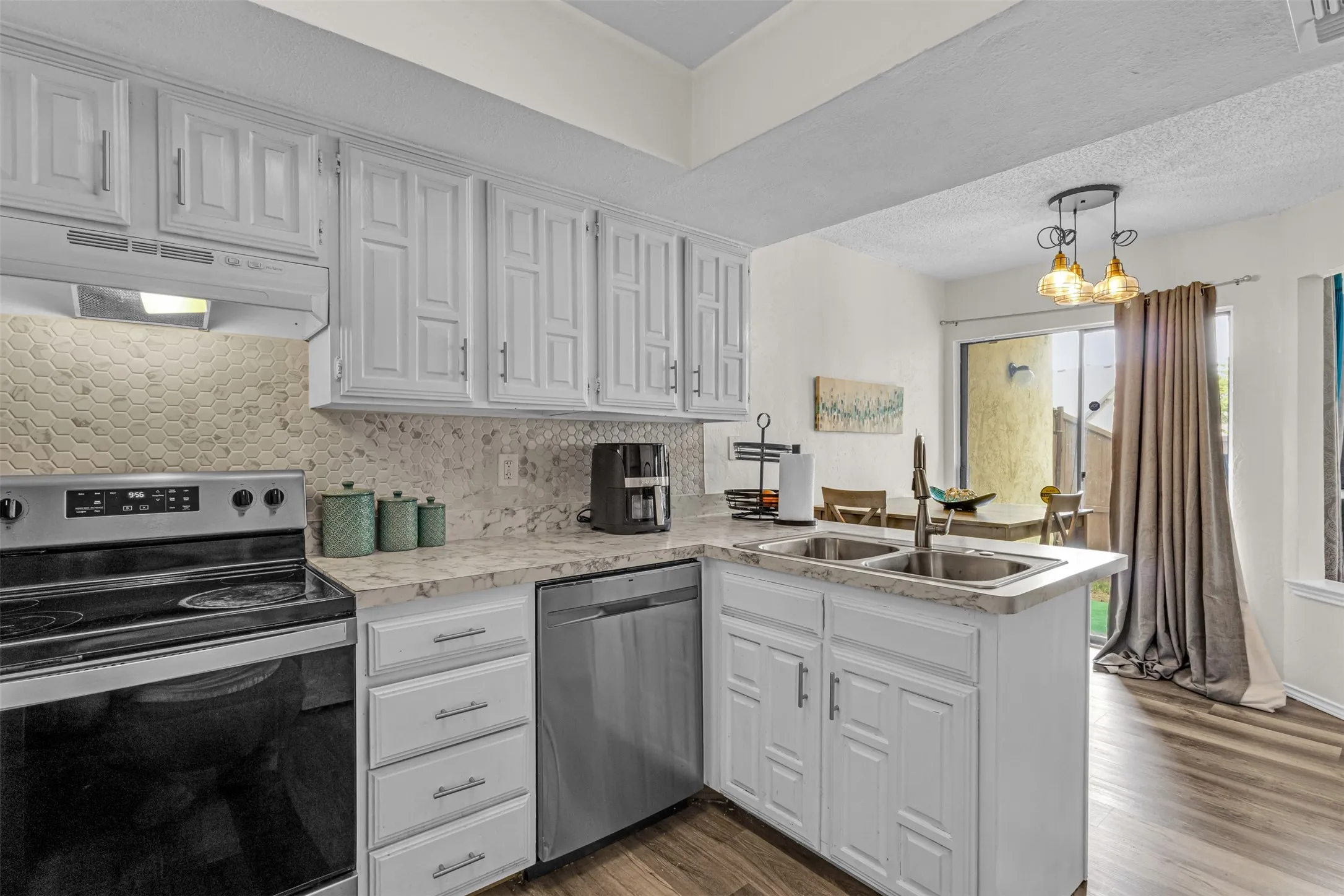 Condominium For Sale in Dallas County , 821 Dublin Drive 253, Richardson, Texas 75080, 2 Bedroom, 2 Bathroom, Garage spaces, 1,272 Sqft, built in 1981, Preowned, mls#21259760, Real Estate Agent in Richardson, Homes For Sale in Dallas county, Homes For Sale in Richardson, Realtor in Richardson Texas, Real Estate Brokerage Independent Realty Texas, Luminita Cordes Realtor