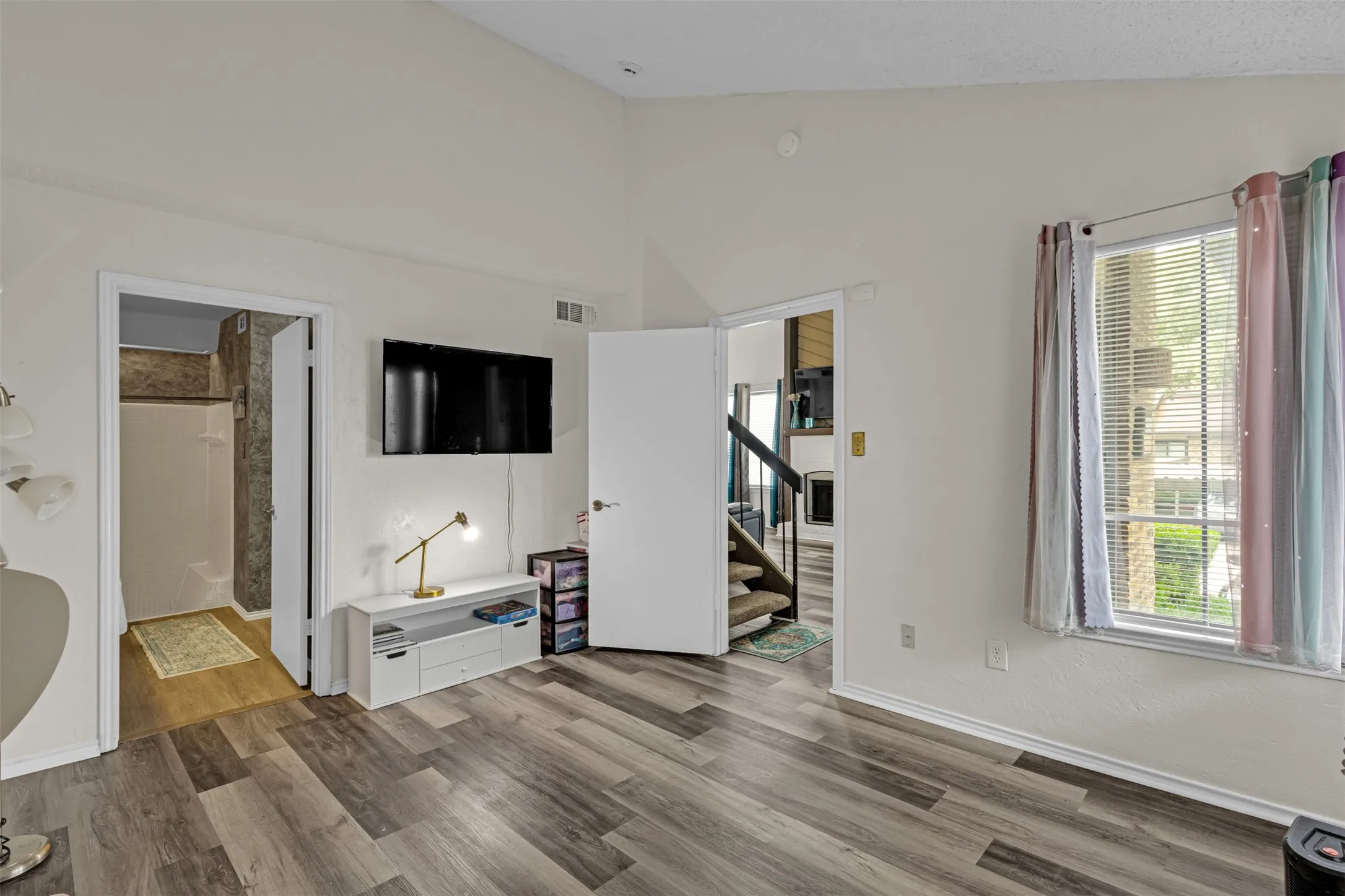Condominium For Sale in Dallas County , 821 Dublin Drive 253, Richardson, Texas 75080, 2 Bedroom, 2 Bathroom, Garage spaces, 1,272 Sqft, built in 1981, Preowned, mls#21259760, Real Estate Agent in Richardson, Homes For Sale in Dallas county, Homes For Sale in Richardson, Realtor in Richardson Texas, Real Estate Brokerage Independent Realty Texas, Luminita Cordes Realtor