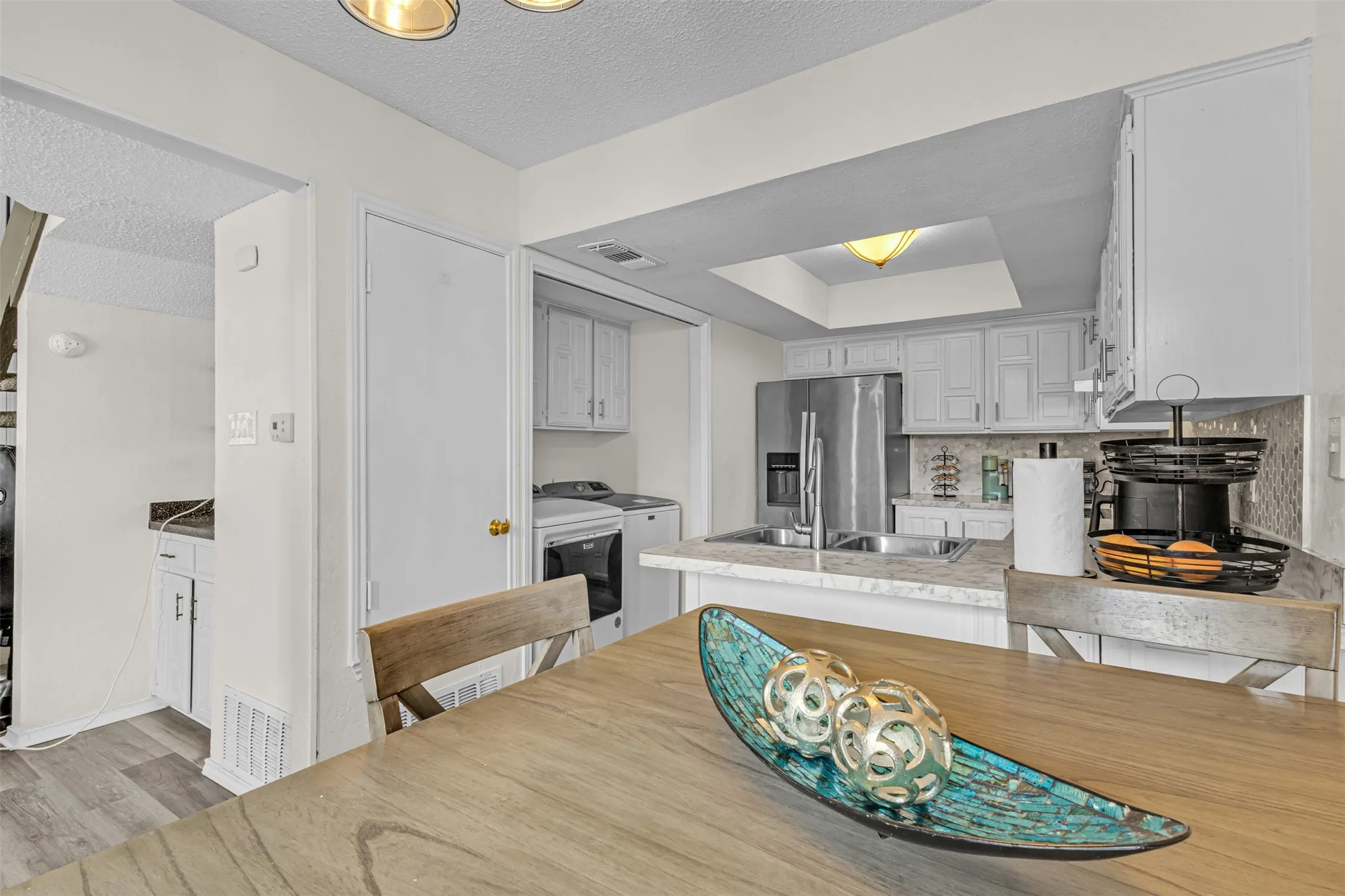 Condominium For Sale in Dallas County , 821 Dublin Drive 253, Richardson, Texas 75080, 2 Bedroom, 2 Bathroom, Garage spaces, 1,272 Sqft, built in 1981, Preowned, mls#21259760, Real Estate Agent in Richardson, Homes For Sale in Dallas county, Homes For Sale in Richardson, Realtor in Richardson Texas, Real Estate Brokerage Independent Realty Texas, Luminita Cordes Realtor