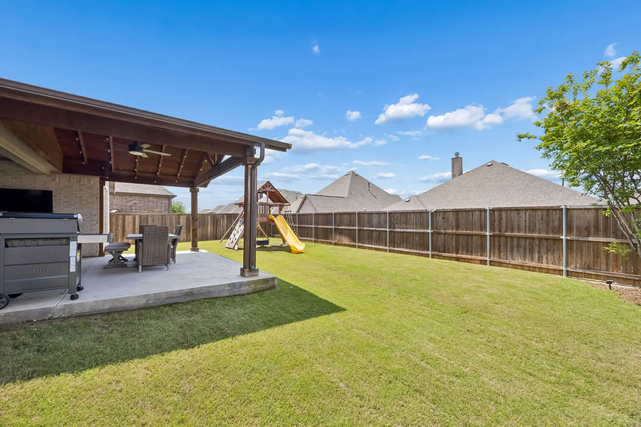Single Family Residence For Sale in Collin County , 14093 Wheatfield Lane, Frisco, Texas 75035, 5 Bedroom, 5 Bathroom, 2 Garage spaces, 3,974 Sqft, built in 2019, mls#21262195, Real Estate Agent in Frisco, Homes For Sale in Collin county, Homes For Sale in Frisco, Realtor in Frisco Texas, Real Estate Brokerage Independent Realty Texas, Luminita Cordes Realtor