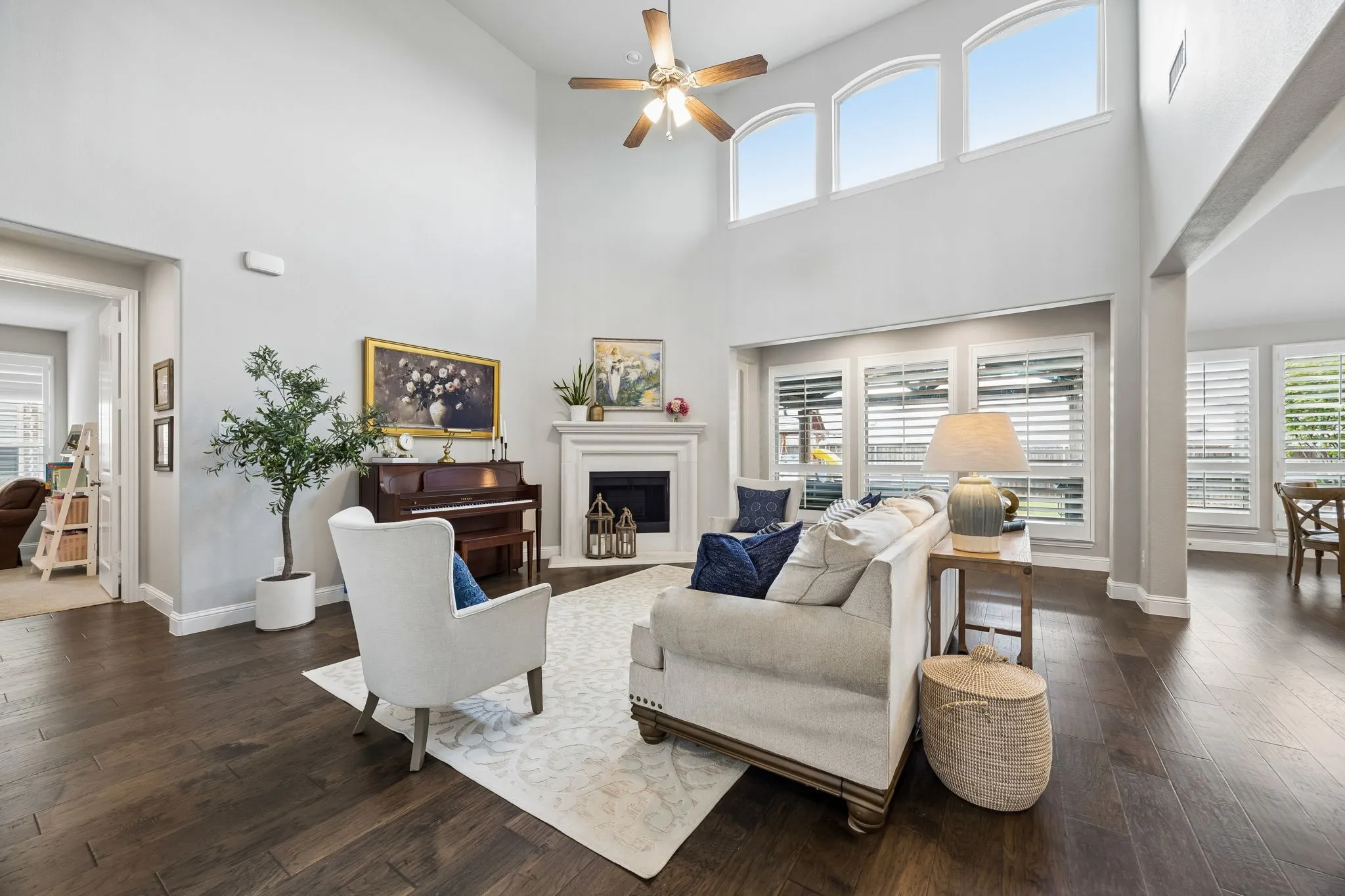Single Family Residence For Sale in Collin County , 14093 Wheatfield Lane, Frisco, Texas 75035, 5 Bedroom, 5 Bathroom, 2 Garage spaces, 3,974 Sqft, built in 2019, mls#21262195, Real Estate Agent in Frisco, Homes For Sale in Collin county, Homes For Sale in Frisco, Realtor in Frisco Texas, Real Estate Brokerage Independent Realty Texas, Luminita Cordes Realtor