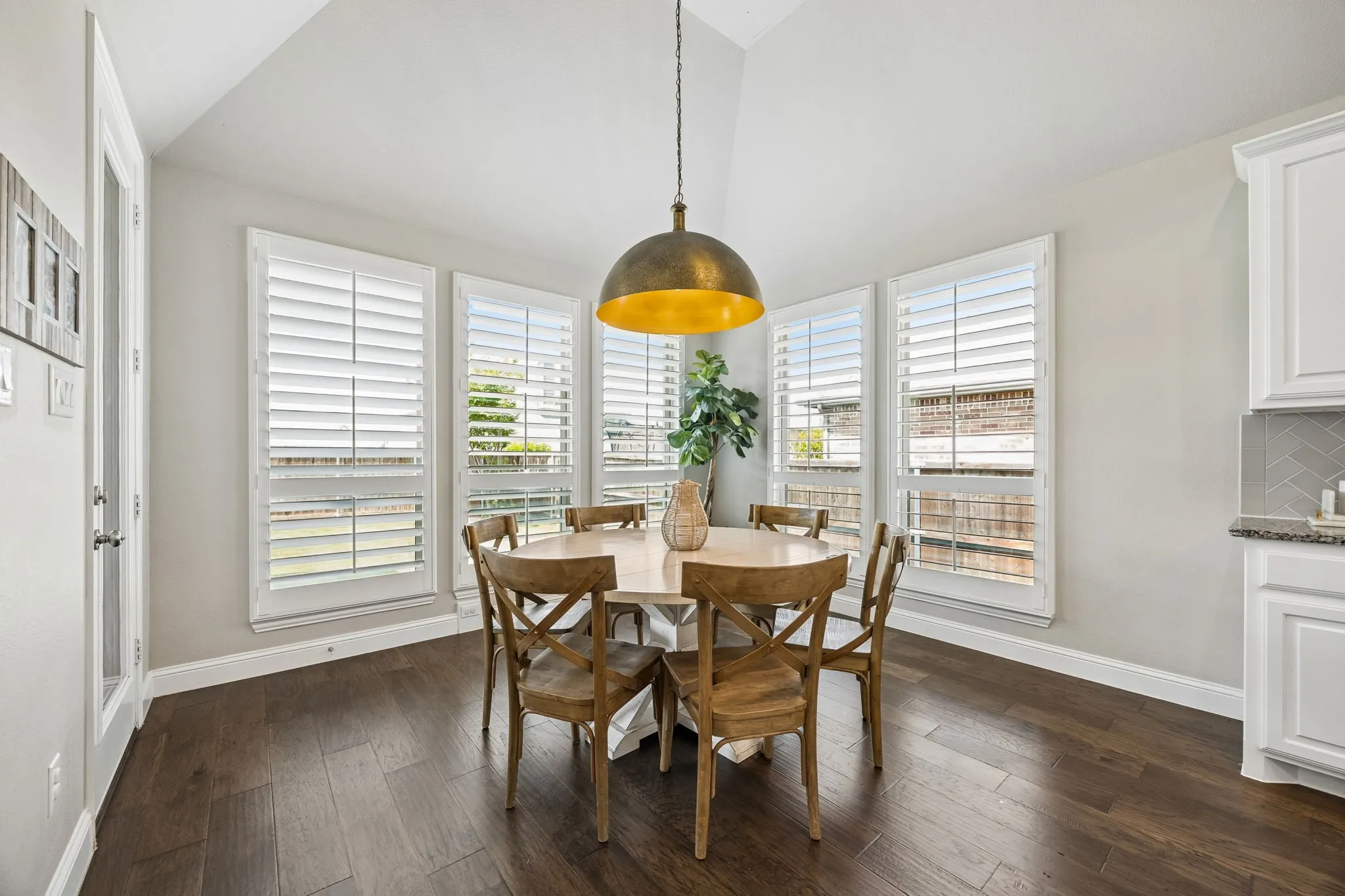 Single Family Residence For Sale in Collin County , 14093 Wheatfield Lane, Frisco, Texas 75035, 5 Bedroom, 5 Bathroom, 2 Garage spaces, 3,974 Sqft, built in 2019, mls#21262195, Real Estate Agent in Frisco, Homes For Sale in Collin county, Homes For Sale in Frisco, Realtor in Frisco Texas, Real Estate Brokerage Independent Realty Texas, Luminita Cordes Realtor
