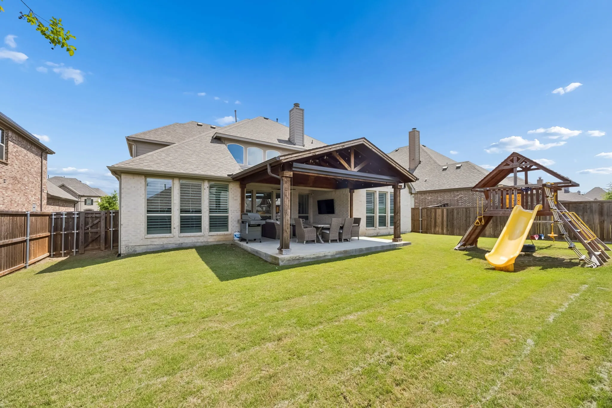 Single Family Residence For Sale in Collin County , 14093 Wheatfield Lane, Frisco, Texas 75035, 5 Bedroom, 5 Bathroom, 2 Garage spaces, 3,974 Sqft, built in 2019, mls#21262195, Real Estate Agent in Frisco, Homes For Sale in Collin county, Homes For Sale in Frisco, Realtor in Frisco Texas, Real Estate Brokerage Independent Realty Texas, Luminita Cordes Realtor