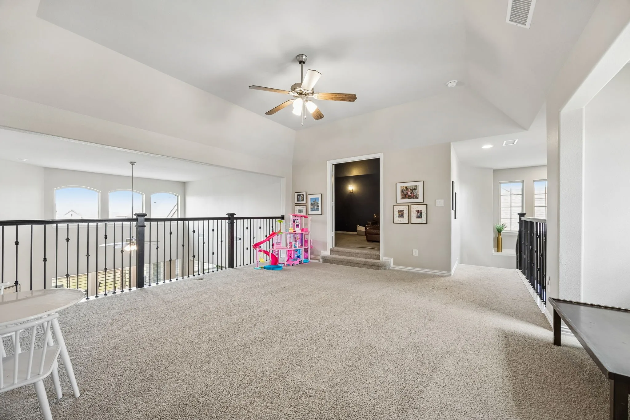 Single Family Residence For Sale in Collin County , 14093 Wheatfield Lane, Frisco, Texas 75035, 5 Bedroom, 5 Bathroom, 2 Garage spaces, 3,974 Sqft, built in 2019, mls#21262195, Real Estate Agent in Frisco, Homes For Sale in Collin county, Homes For Sale in Frisco, Realtor in Frisco Texas, Real Estate Brokerage Independent Realty Texas, Luminita Cordes Realtor