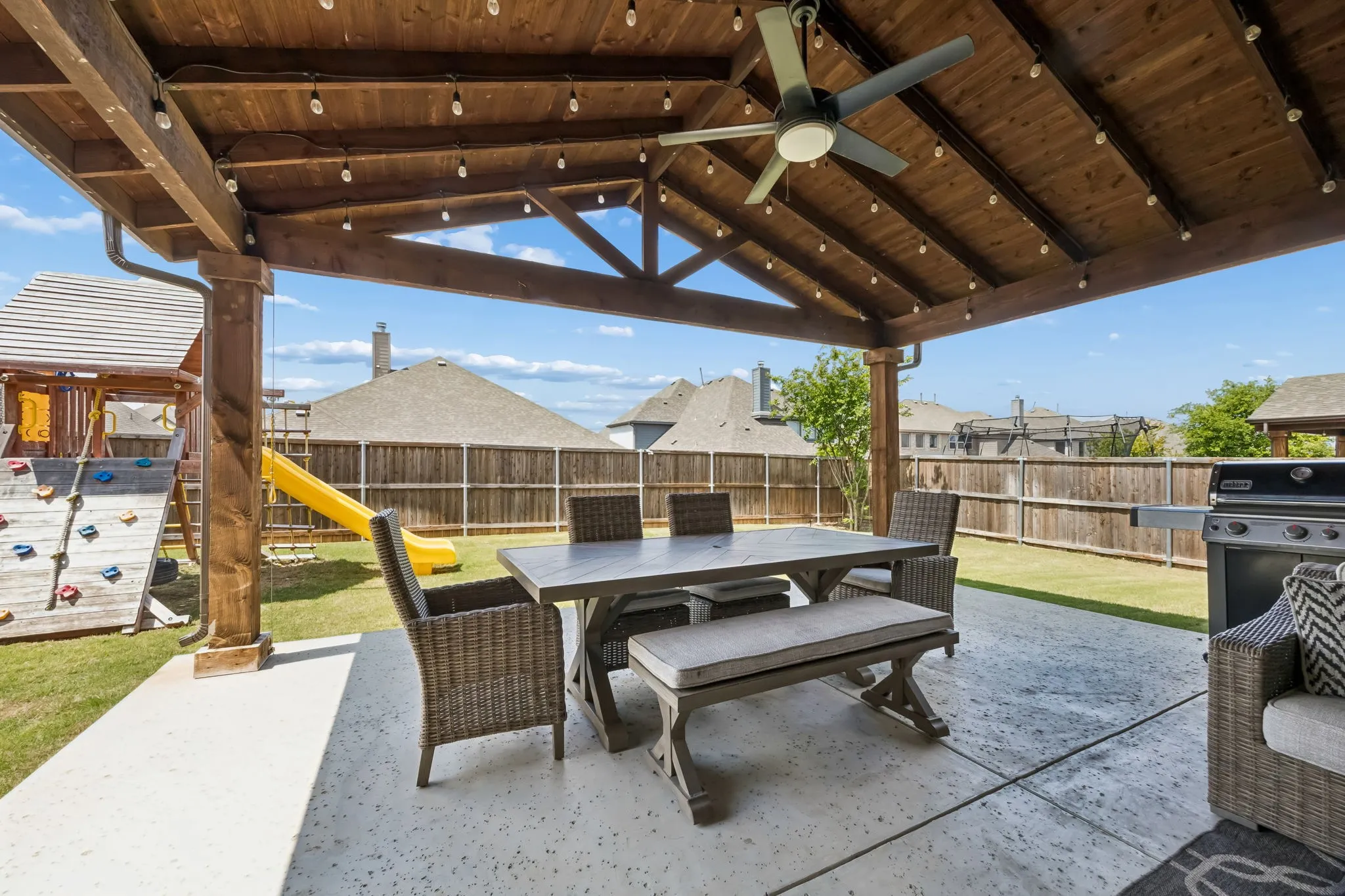 Single Family Residence For Sale in Collin County , 14093 Wheatfield Lane, Frisco, Texas 75035, 5 Bedroom, 5 Bathroom, 2 Garage spaces, 3,974 Sqft, built in 2019, mls#21262195, Real Estate Agent in Frisco, Homes For Sale in Collin county, Homes For Sale in Frisco, Realtor in Frisco Texas, Real Estate Brokerage Independent Realty Texas, Luminita Cordes Realtor