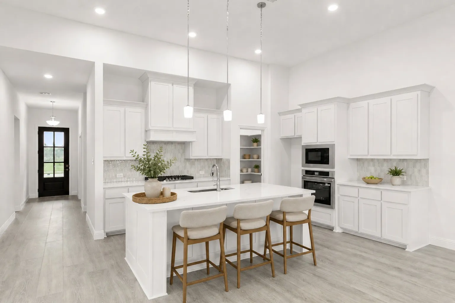 530 San Angelo Kitchen and Entry