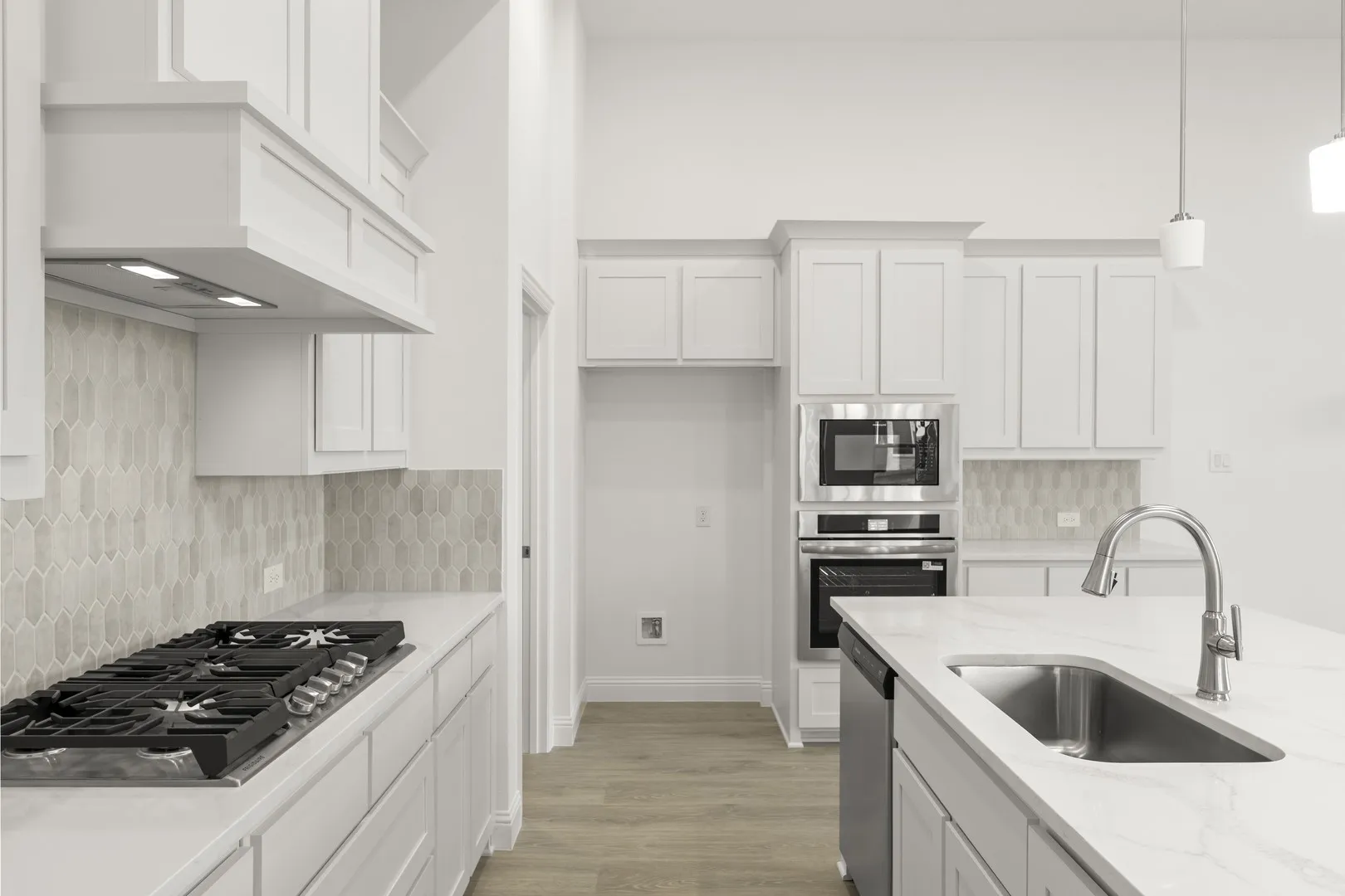 12. 530 San Angelo - Kitchen (3)