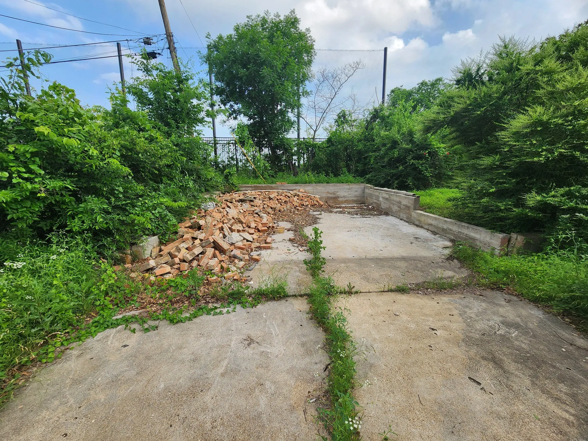 Unimproved Land For Sale in Dallas County , 1802 Sutter Street, Dallas, Texas 75216, 0, 0, Garage spaces, 0 Sqft, built in 0, mls#21261418, Real Estate Agent in Dallas, Homes For Sale in Dallas county, Homes For Sale in Dallas, Realtor in Dallas Texas, Real Estate Brokerage Independent Realty Texas, Luminita Cordes Realtor