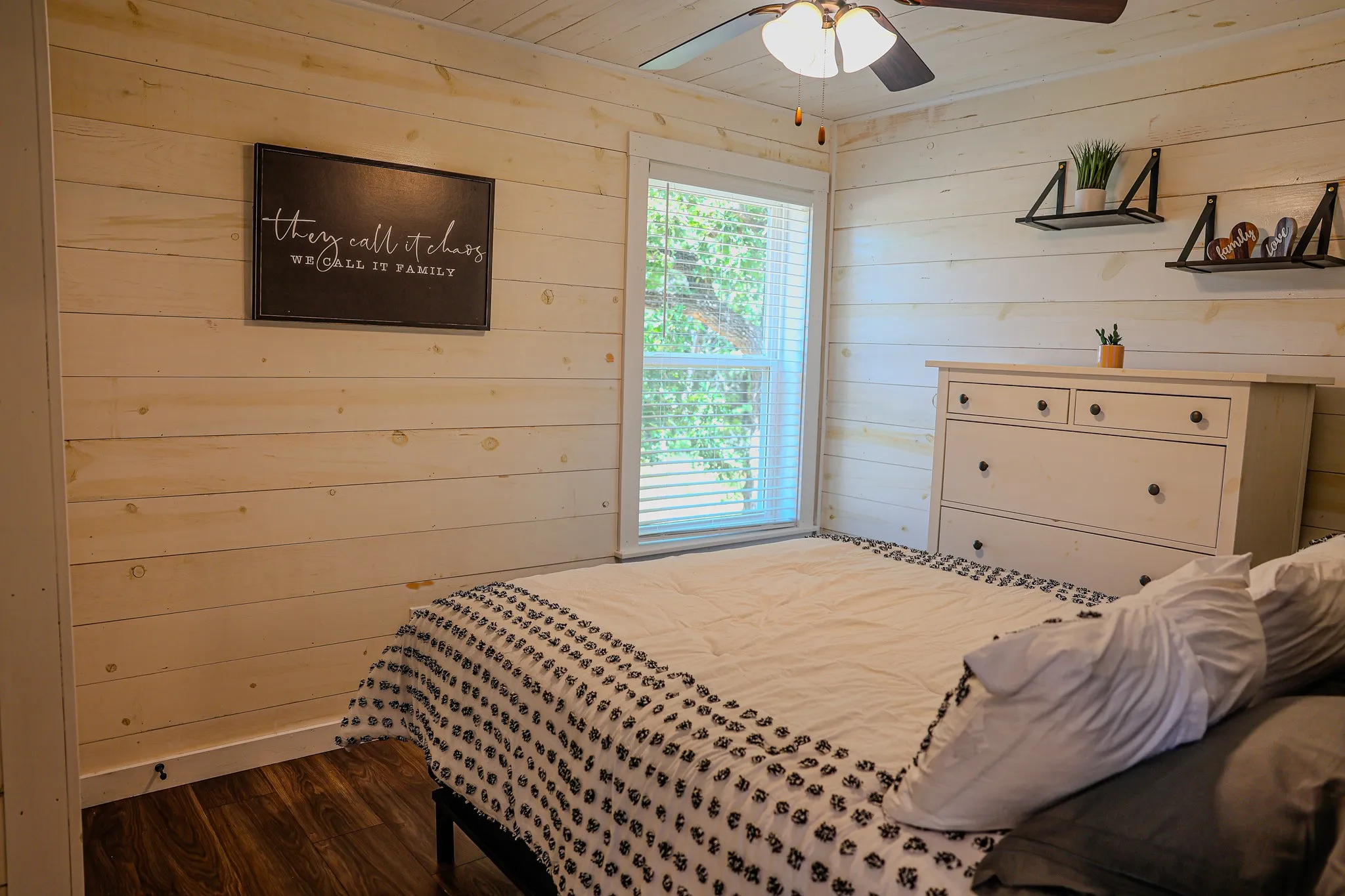 Single Family Residence For Sale in Palo Pinto County , 180 Wooded Crest, Palo Pinto, Texas 76484, 2 Bedroom, 2 Bathroom, Garage spaces, 1,080 Sqft, built in 2022, Preowned, mls#21251706, Real Estate Agent in Palo Pinto, Homes For Sale in Palo Pinto county, Homes For Sale in Palo Pinto, Realtor in Palo Pinto Texas, Real Estate Brokerage Independent Realty Texas, Luminita Cordes Realtor