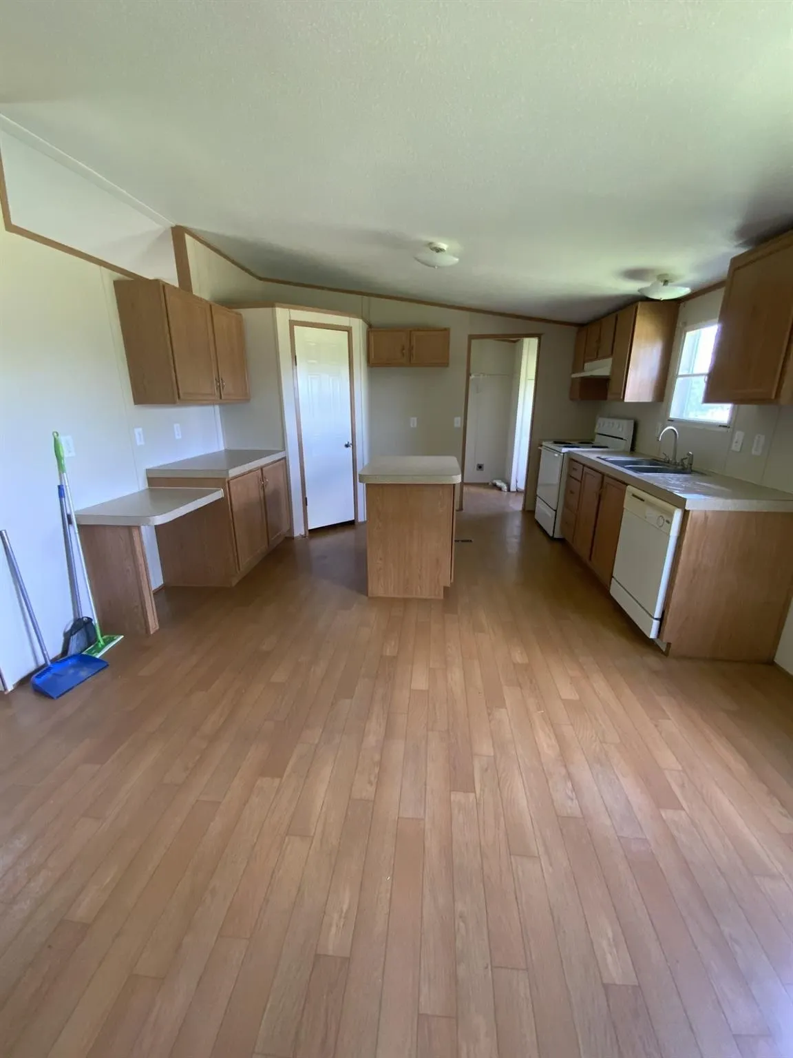 Mobile Home For Sale in Mc Lennan County , 929 Neighbors Corner Road, Mart, Texas 76664, 3 Bedroom, 2 Bathroom, Garage spaces, 1,344 Sqft, built in 2006, Unknown, mls#21262361, Real Estate Agent in Mart, Homes For Sale in Mc Lennan county, Homes For Sale in Mart, Realtor in Mart Texas, Real Estate Brokerage Independent Realty Texas, Luminita Cordes Realtor