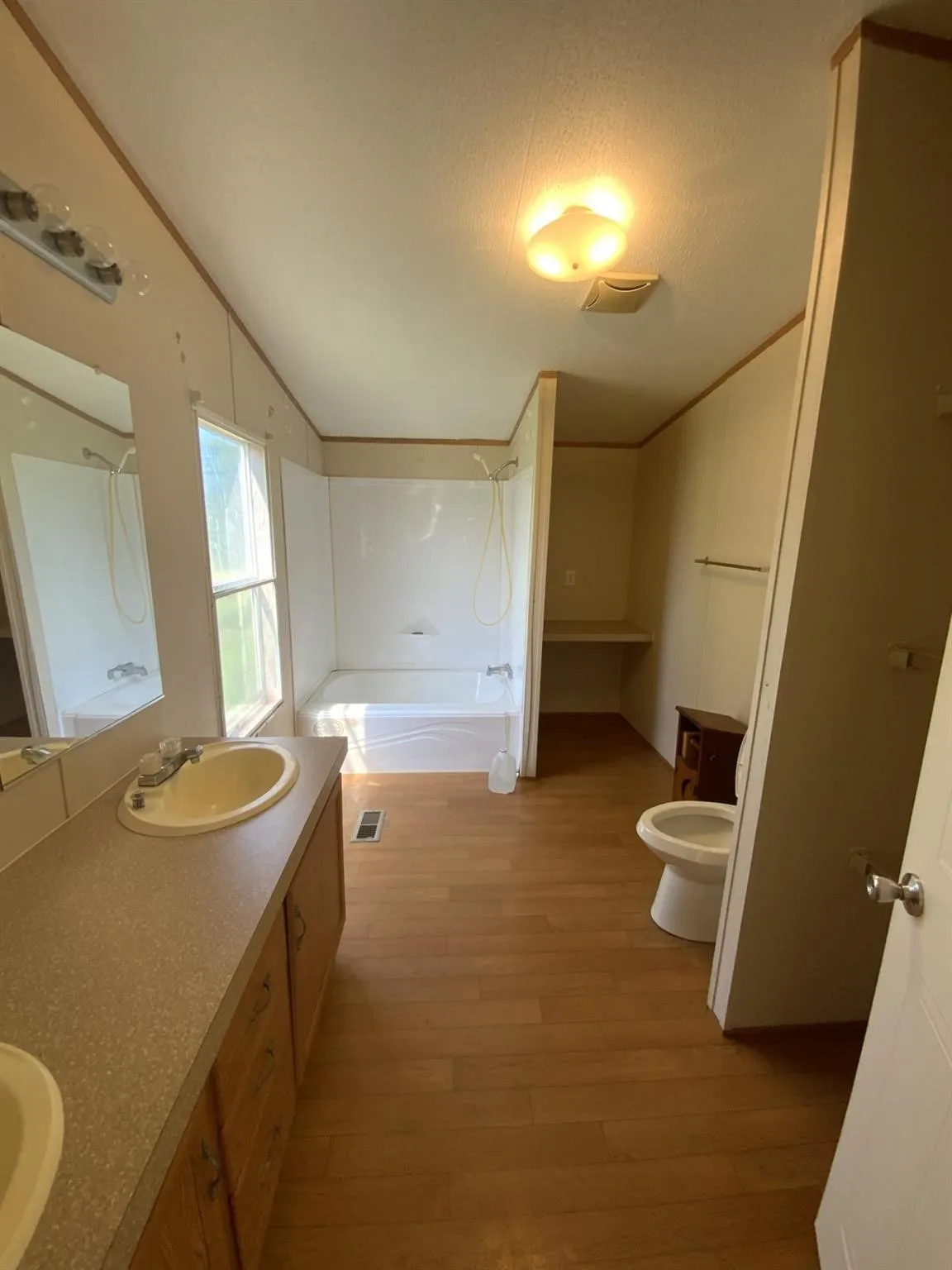 Mobile Home For Sale in Mc Lennan County , 929 Neighbors Corner Road, Mart, Texas 76664, 3 Bedroom, 2 Bathroom, Garage spaces, 1,344 Sqft, built in 2006, Unknown, mls#21262361, Real Estate Agent in Mart, Homes For Sale in Mc Lennan county, Homes For Sale in Mart, Realtor in Mart Texas, Real Estate Brokerage Independent Realty Texas, Luminita Cordes Realtor