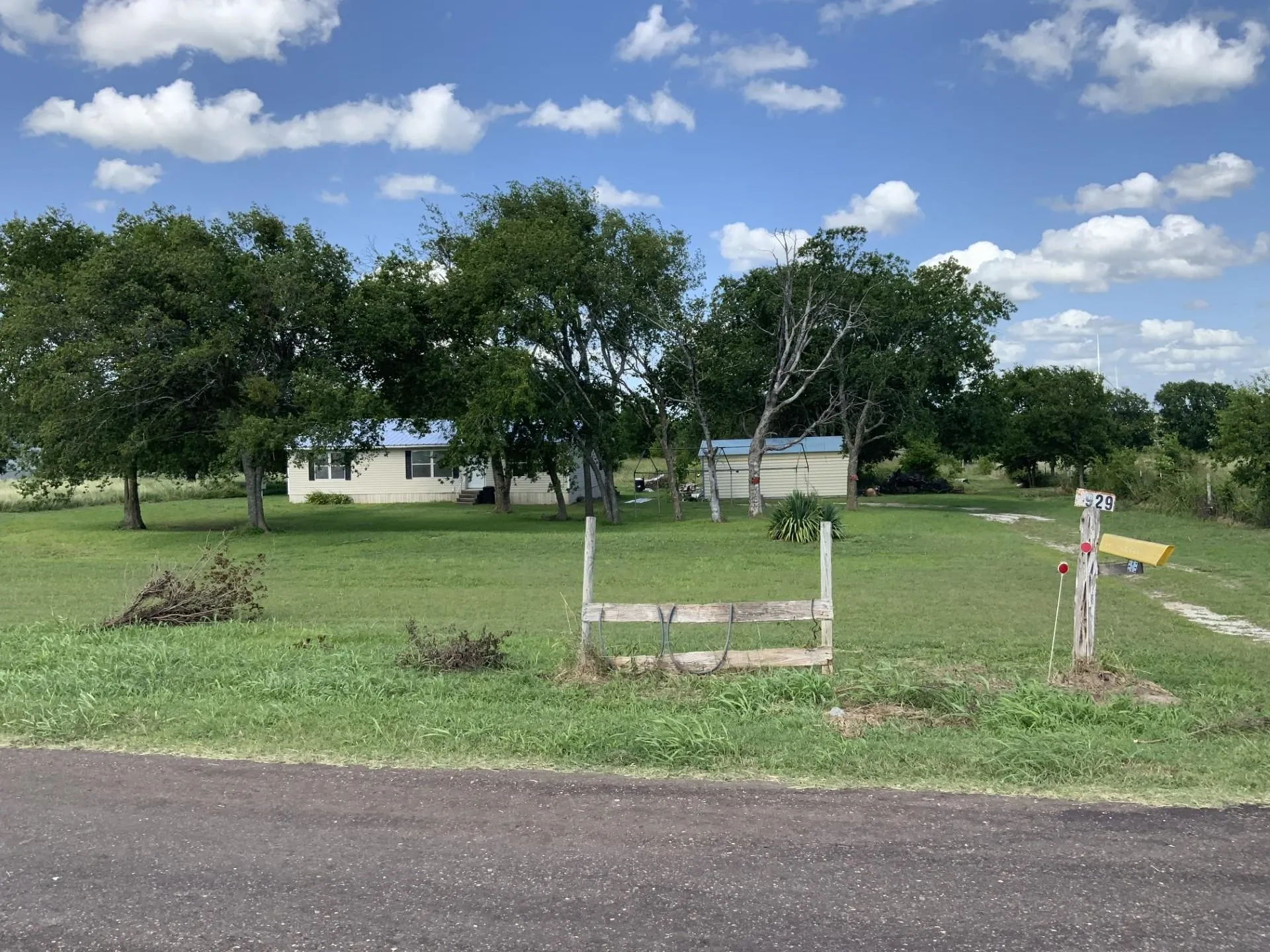 Mobile Home For Sale in Mc Lennan County , 929 Neighbors Corner Road, Mart, Texas 76664, 3 Bedroom, 2 Bathroom, Garage spaces, 1,344 Sqft, built in 2006, Unknown, mls#21262361, Real Estate Agent in Mart, Homes For Sale in Mc Lennan county, Homes For Sale in Mart, Realtor in Mart Texas, Real Estate Brokerage Independent Realty Texas, Luminita Cordes Realtor