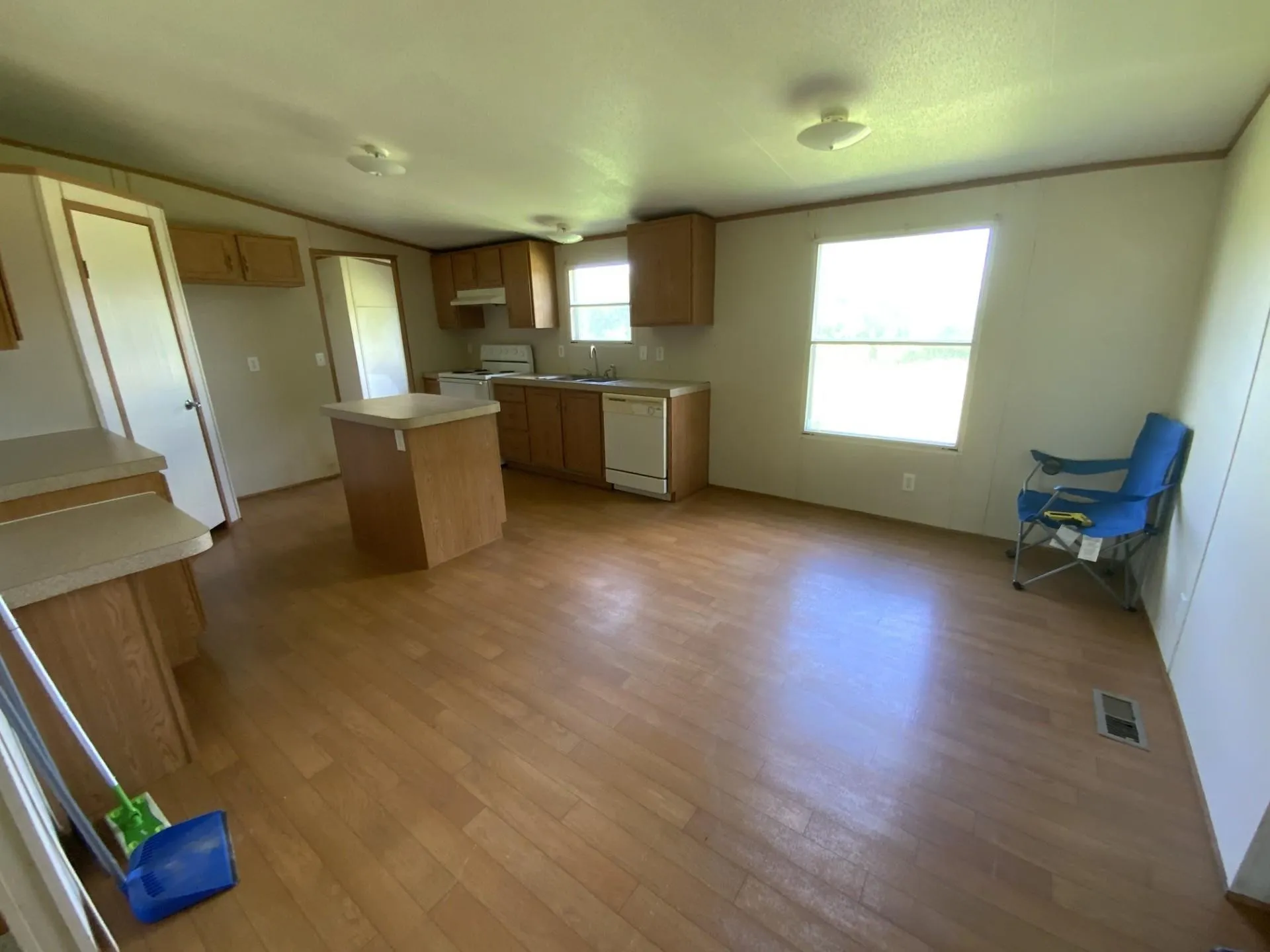 Mobile Home For Sale in Mc Lennan County , 929 Neighbors Corner Road, Mart, Texas 76664, 3 Bedroom, 2 Bathroom, Garage spaces, 1,344 Sqft, built in 2006, Unknown, mls#21262361, Real Estate Agent in Mart, Homes For Sale in Mc Lennan county, Homes For Sale in Mart, Realtor in Mart Texas, Real Estate Brokerage Independent Realty Texas, Luminita Cordes Realtor
