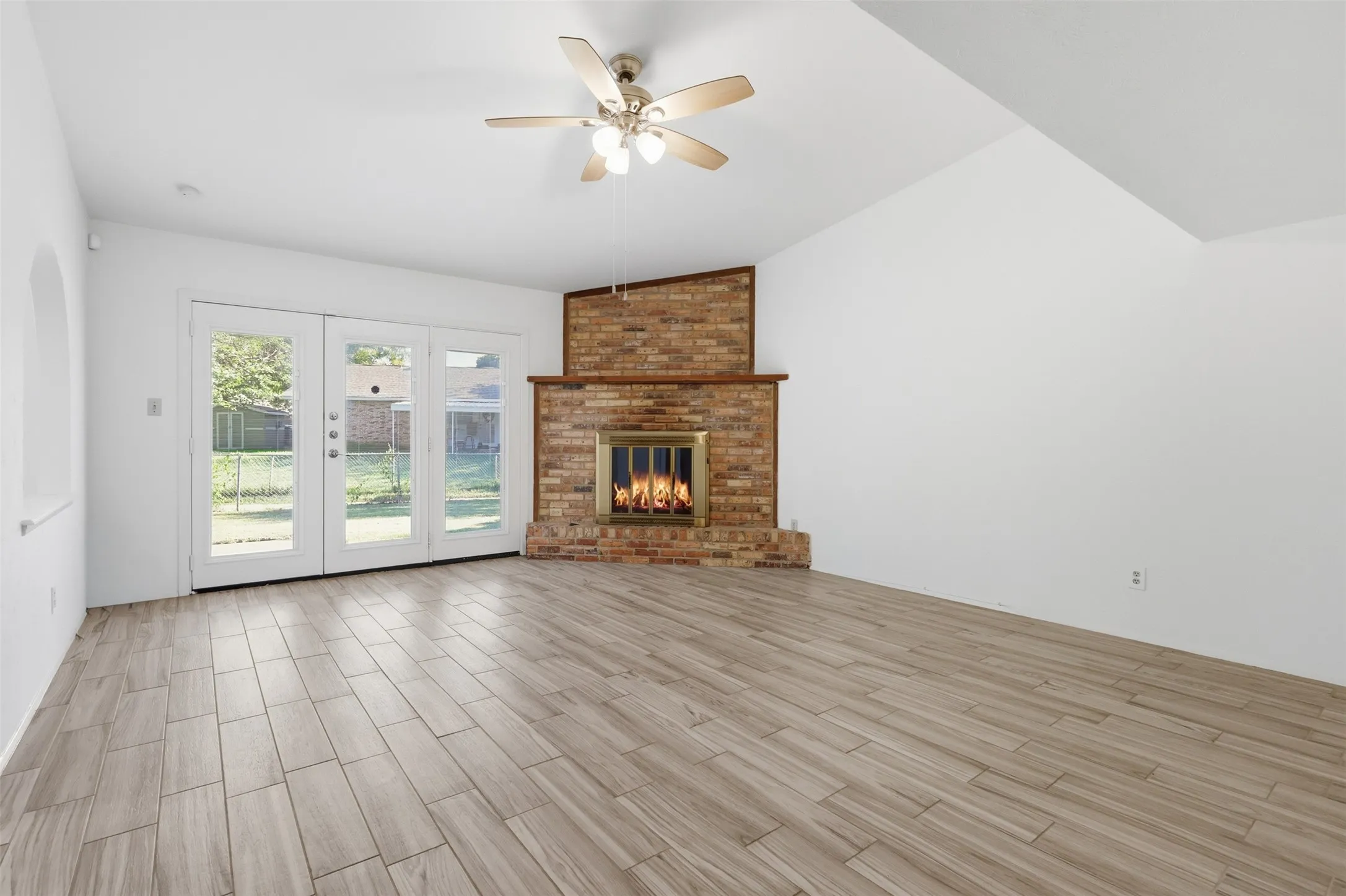 Single Family Residence For Sale in Collin County , 1201 Platt Drive, Plano, Texas 75023, 3 Bedroom, 2 Bathroom, 2 Garage spaces, 1,624 Sqft, built in 1973, mls#21259971, Real Estate Agent in Plano, Homes For Sale in Collin county, Homes For Sale in Plano, Realtor in Plano Texas, Real Estate Brokerage Independent Realty Texas, Luminita Cordes Realtor