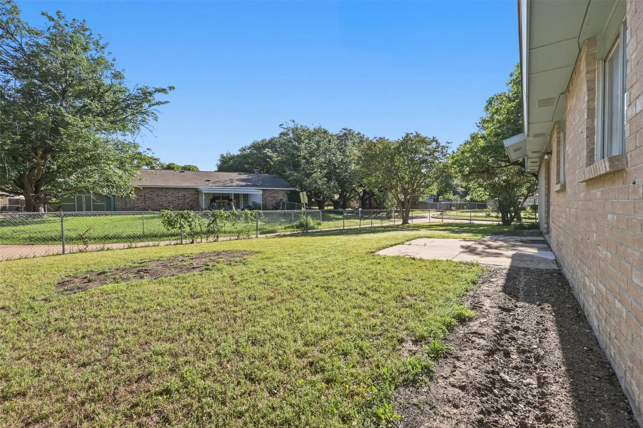 Single Family Residence For Sale in Collin County , 1201 Platt Drive, Plano, Texas 75023, 3 Bedroom, 2 Bathroom, 2 Garage spaces, 1,624 Sqft, built in 1973, mls#21259971, Real Estate Agent in Plano, Homes For Sale in Collin county, Homes For Sale in Plano, Realtor in Plano Texas, Real Estate Brokerage Independent Realty Texas, Luminita Cordes Realtor
