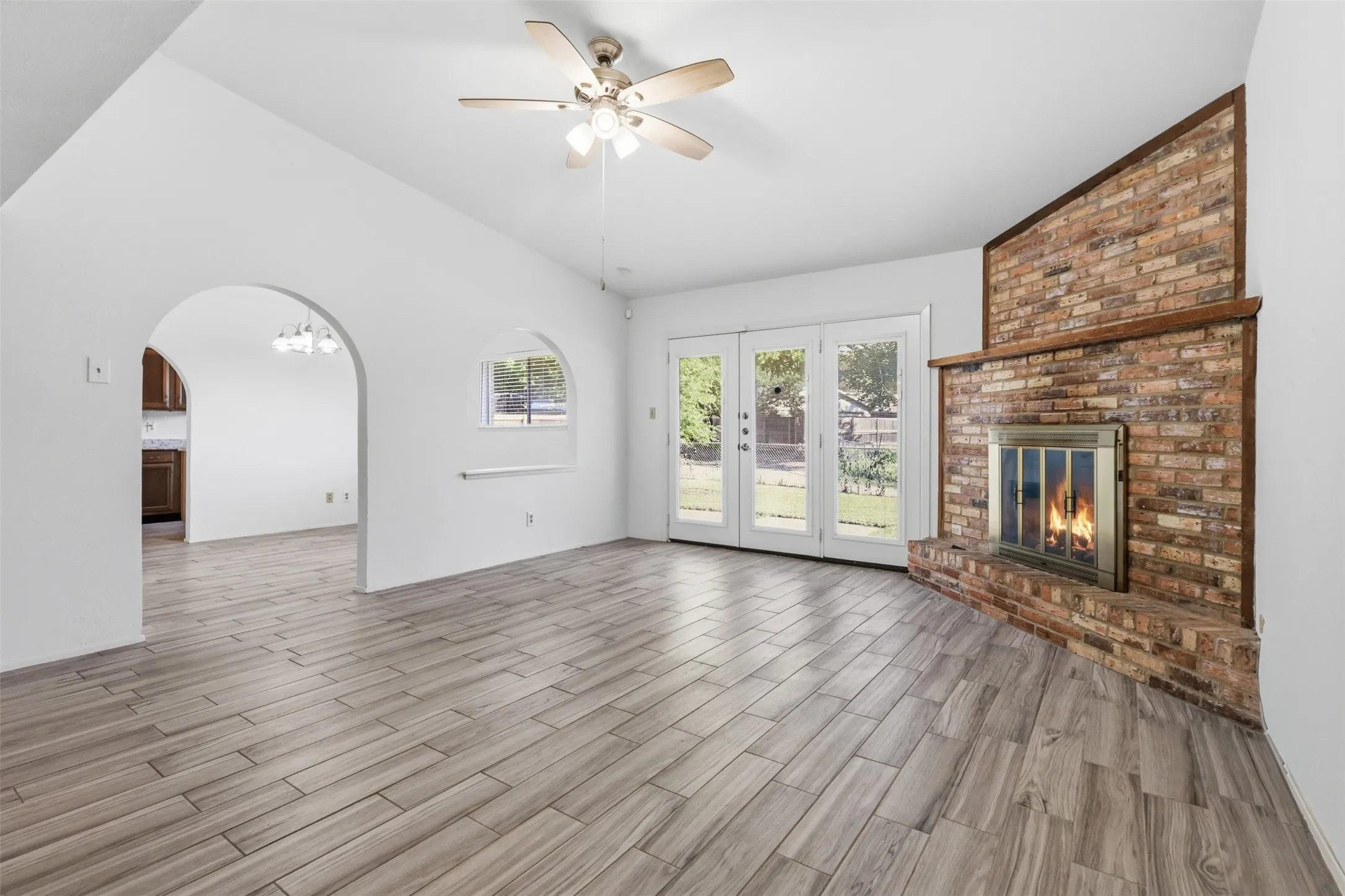 Single Family Residence For Sale in Collin County , 1201 Platt Drive, Plano, Texas 75023, 3 Bedroom, 2 Bathroom, 2 Garage spaces, 1,624 Sqft, built in 1973, mls#21259971, Real Estate Agent in Plano, Homes For Sale in Collin county, Homes For Sale in Plano, Realtor in Plano Texas, Real Estate Brokerage Independent Realty Texas, Luminita Cordes Realtor