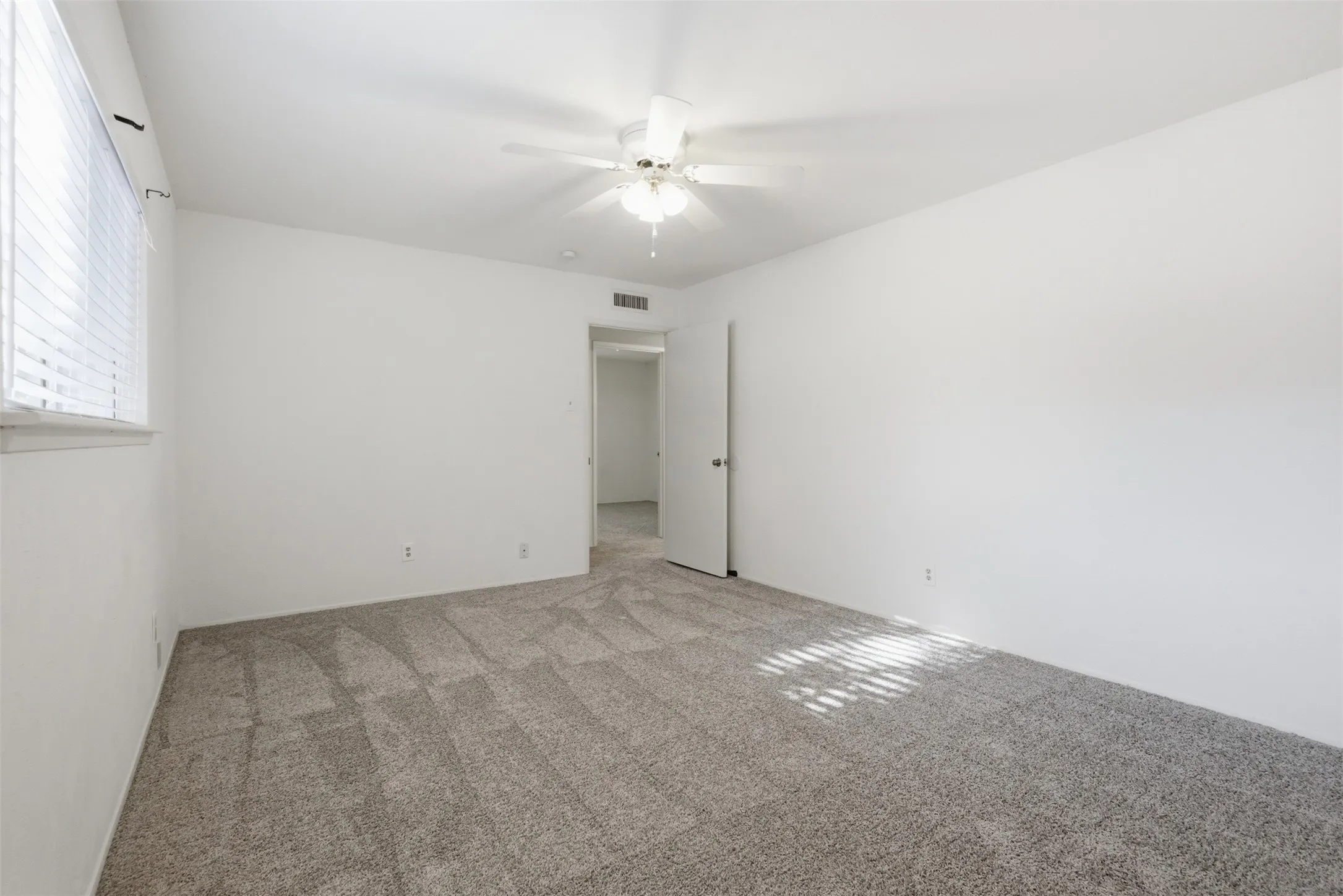 Single Family Residence For Sale in Collin County , 1201 Platt Drive, Plano, Texas 75023, 3 Bedroom, 2 Bathroom, 2 Garage spaces, 1,624 Sqft, built in 1973, mls#21259971, Real Estate Agent in Plano, Homes For Sale in Collin county, Homes For Sale in Plano, Realtor in Plano Texas, Real Estate Brokerage Independent Realty Texas, Luminita Cordes Realtor