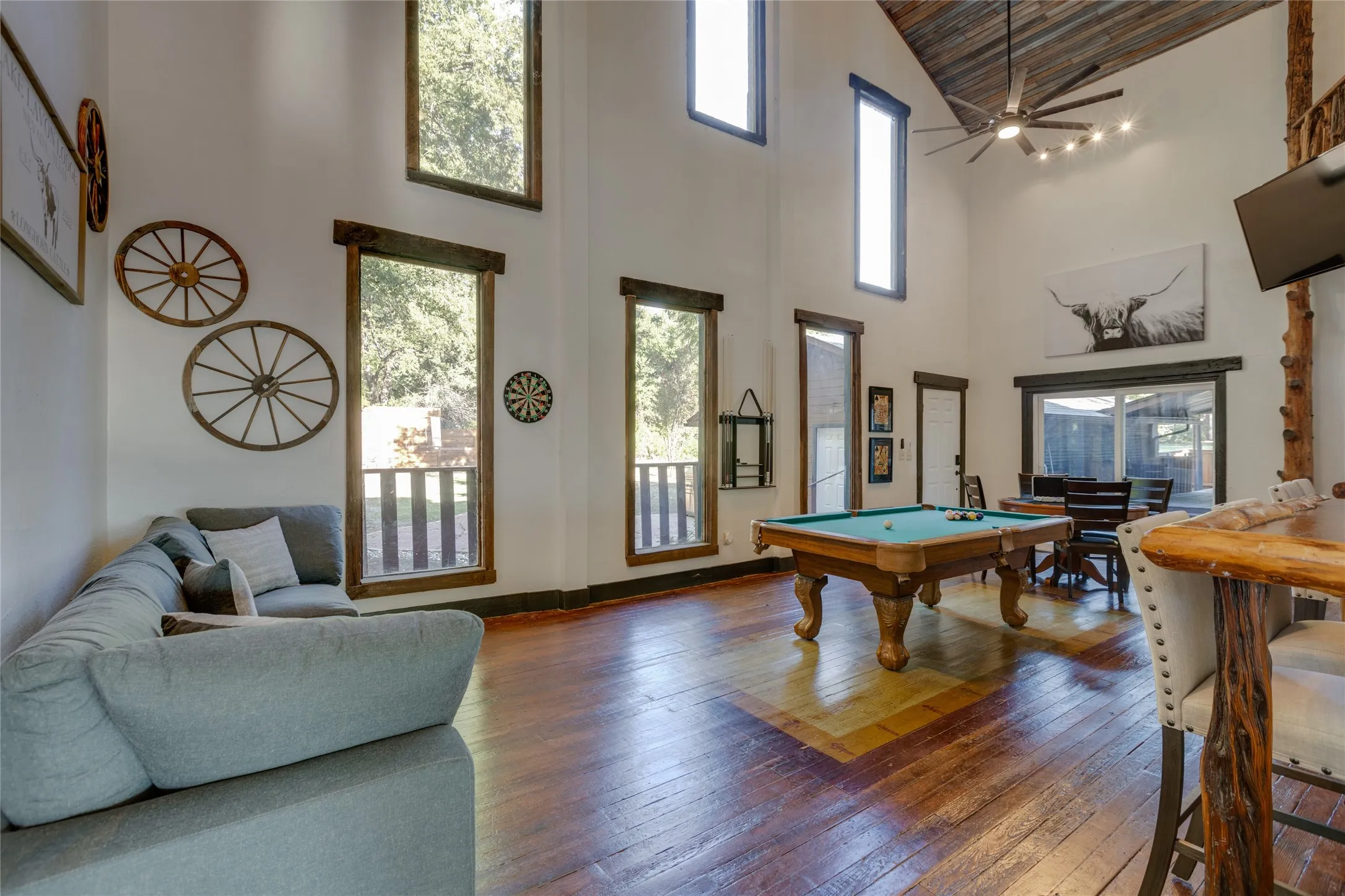 Single Family Residence For Sale in Collin County , 7404 County Road 964, Nevada, Texas 75173, 6 Bedroom, 7 Bathroom, 2 Garage spaces, 4,208 Sqft, built in 1968, Preowned, mls#21228583, Real Estate Agent in Nevada, Homes For Sale in Collin county, Homes For Sale in Nevada, Realtor in Nevada Texas, Real Estate Brokerage Independent Realty Texas, Luminita Cordes Realtor