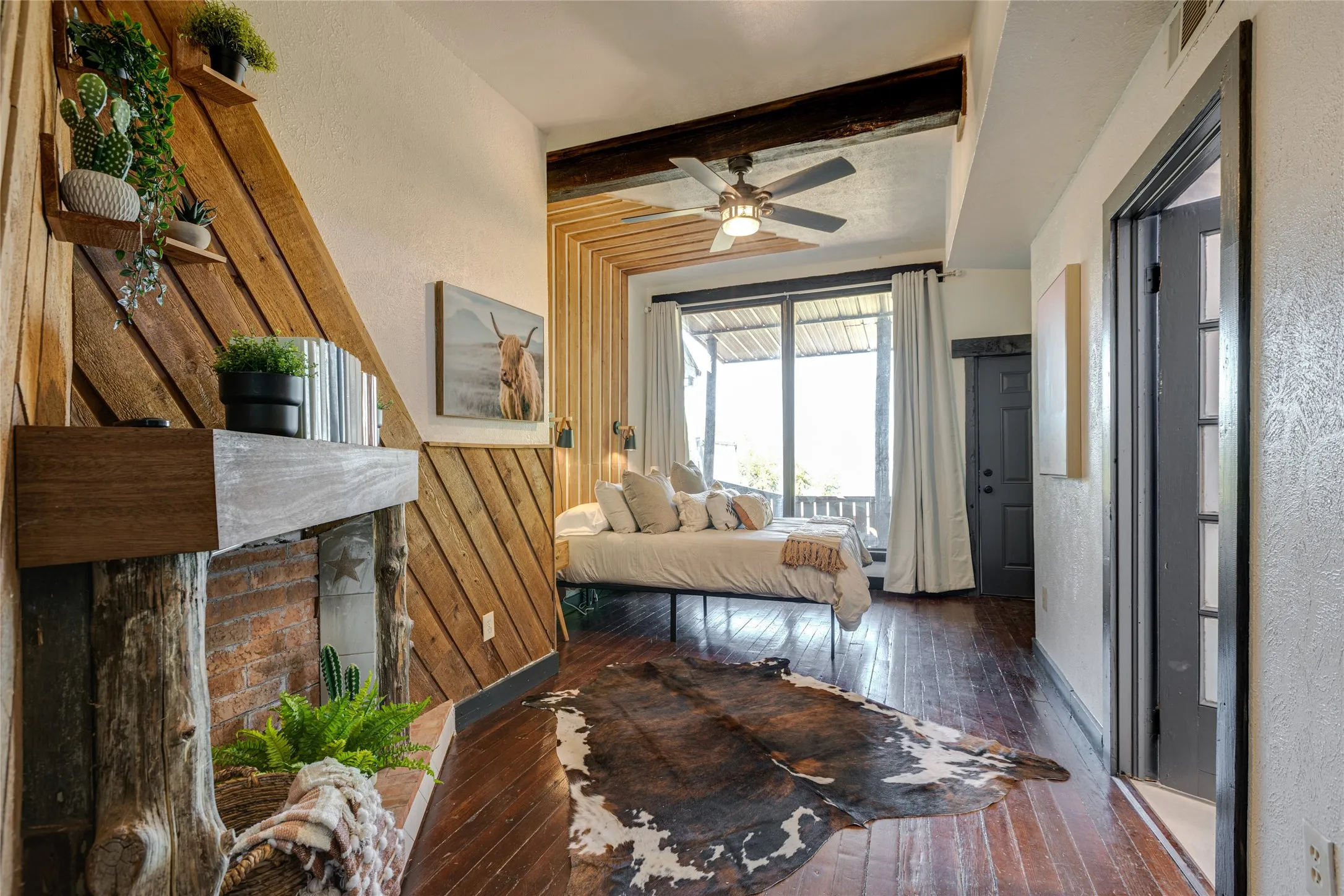 Single Family Residence For Sale in Collin County , 7404 County Road 964, Nevada, Texas 75173, 6 Bedroom, 7 Bathroom, 2 Garage spaces, 4,208 Sqft, built in 1968, Preowned, mls#21228583, Real Estate Agent in Nevada, Homes For Sale in Collin county, Homes For Sale in Nevada, Realtor in Nevada Texas, Real Estate Brokerage Independent Realty Texas, Luminita Cordes Realtor