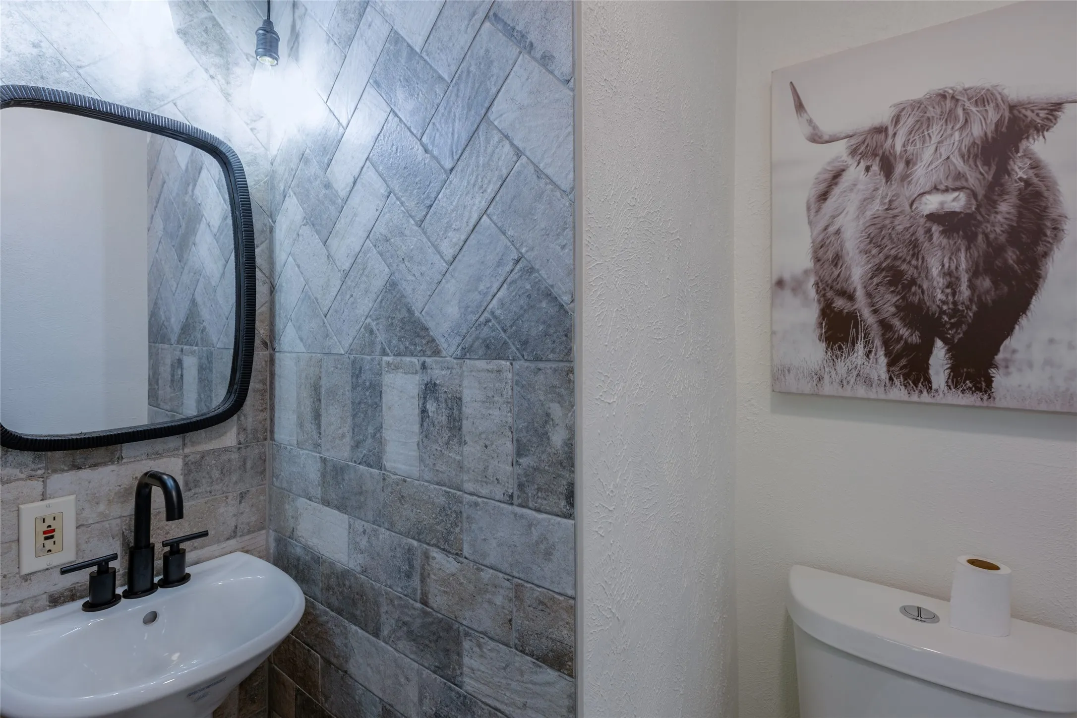 Single Family Residence For Sale in Collin County , 7404 County Road 964, Nevada, Texas 75173, 6 Bedroom, 7 Bathroom, 2 Garage spaces, 4,208 Sqft, built in 1968, Preowned, mls#21228583, Real Estate Agent in Nevada, Homes For Sale in Collin county, Homes For Sale in Nevada, Realtor in Nevada Texas, Real Estate Brokerage Independent Realty Texas, Luminita Cordes Realtor