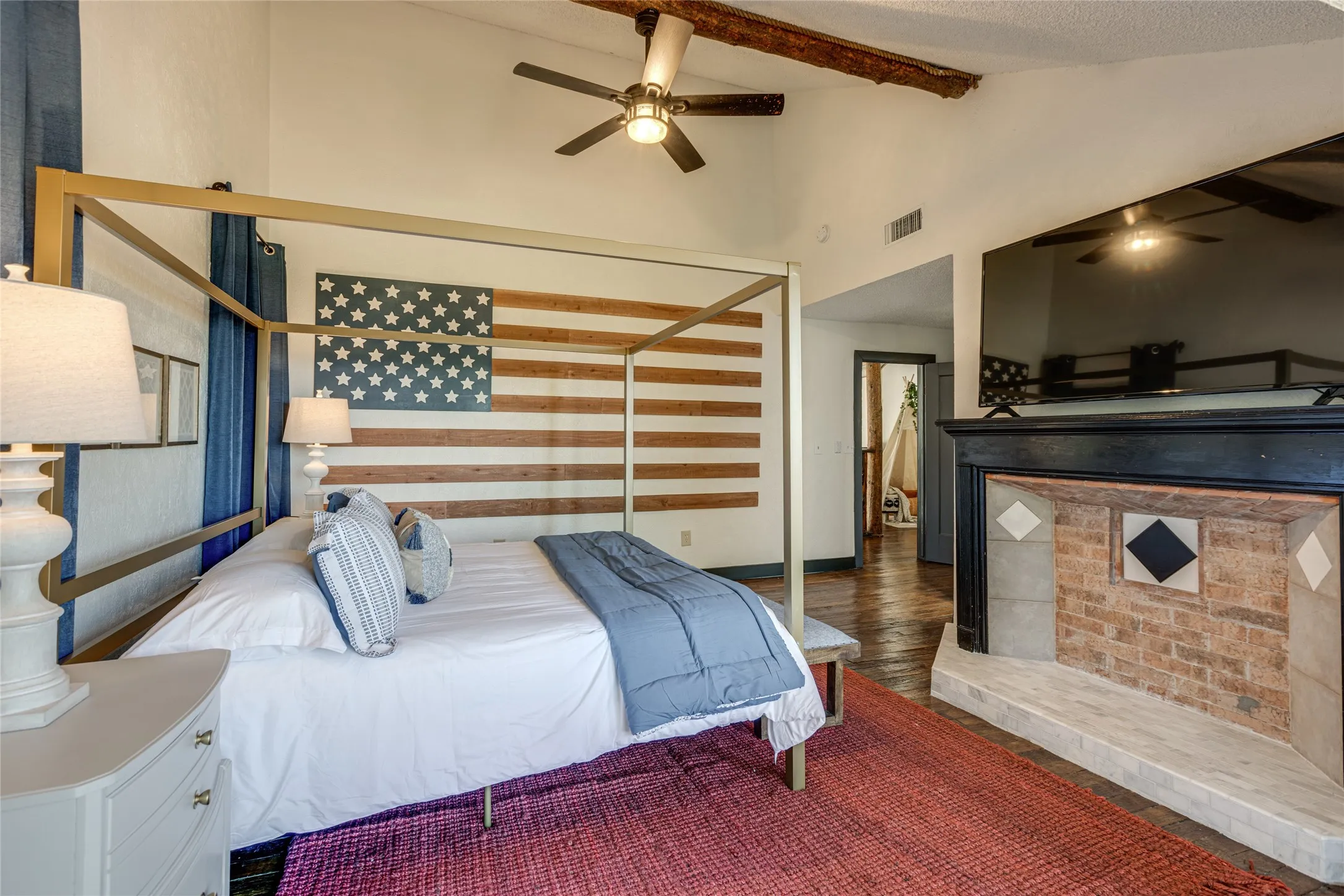 Single Family Residence For Sale in Collin County , 7404 County Road 964, Nevada, Texas 75173, 6 Bedroom, 7 Bathroom, 2 Garage spaces, 4,208 Sqft, built in 1968, Preowned, mls#21228583, Real Estate Agent in Nevada, Homes For Sale in Collin county, Homes For Sale in Nevada, Realtor in Nevada Texas, Real Estate Brokerage Independent Realty Texas, Luminita Cordes Realtor