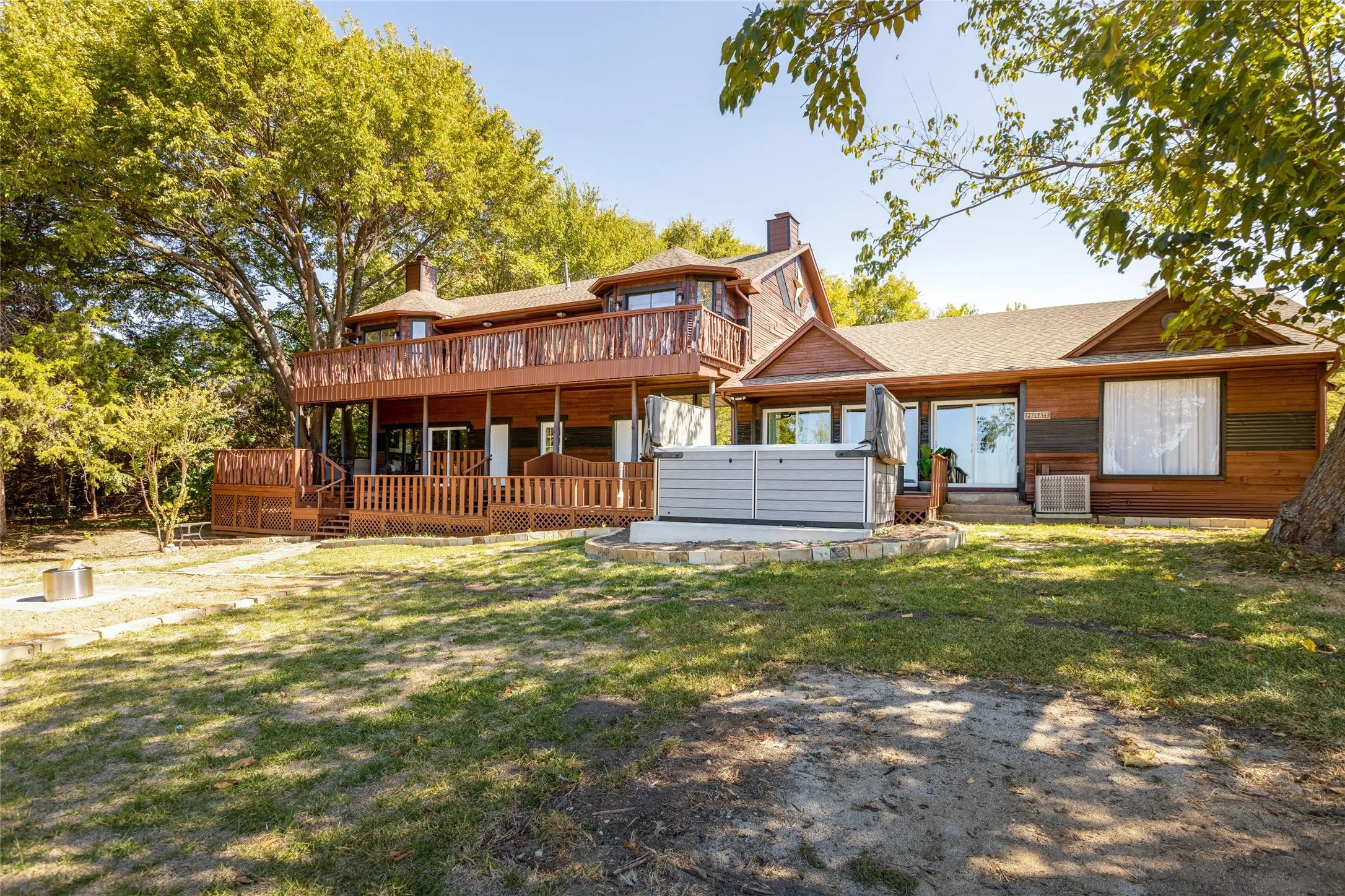 Single Family Residence For Sale in Collin County , 7404 County Road 964, Nevada, Texas 75173, 6 Bedroom, 7 Bathroom, 2 Garage spaces, 4,208 Sqft, built in 1968, Preowned, mls#21228583, Real Estate Agent in Nevada, Homes For Sale in Collin county, Homes For Sale in Nevada, Realtor in Nevada Texas, Real Estate Brokerage Independent Realty Texas, Luminita Cordes Realtor