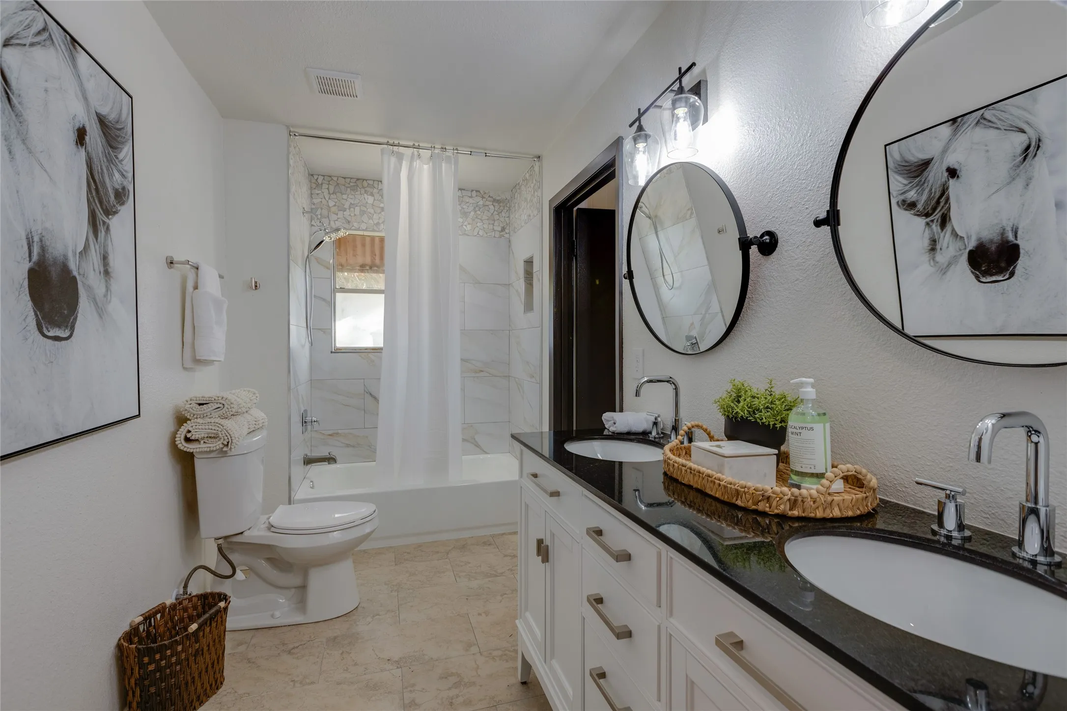Single Family Residence For Sale in Collin County , 7404 County Road 964, Nevada, Texas 75173, 6 Bedroom, 7 Bathroom, 2 Garage spaces, 4,208 Sqft, built in 1968, Preowned, mls#21228583, Real Estate Agent in Nevada, Homes For Sale in Collin county, Homes For Sale in Nevada, Realtor in Nevada Texas, Real Estate Brokerage Independent Realty Texas, Luminita Cordes Realtor