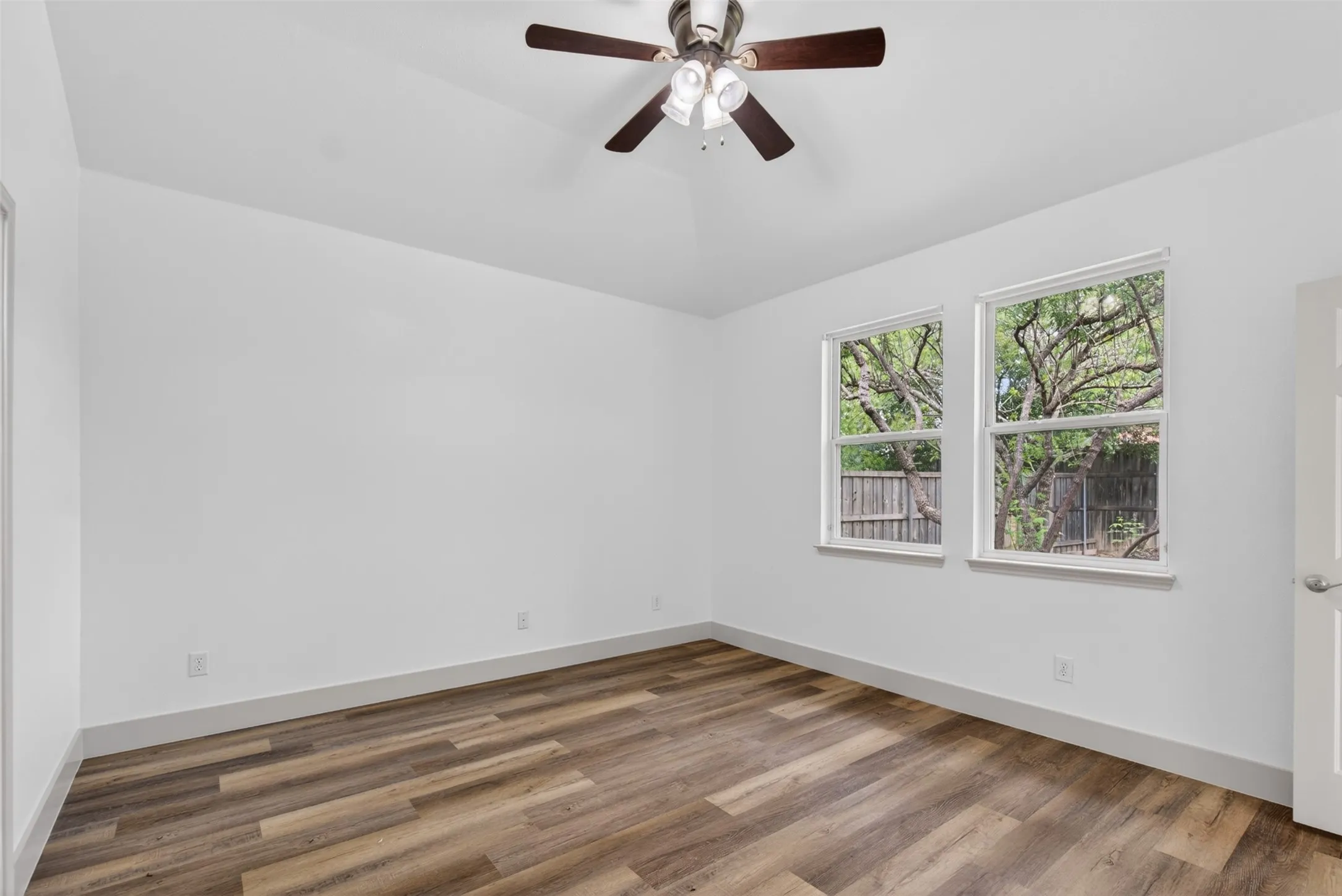Single Family Residence For Sale in Collin County , 1321 Iron Horse Street, Wylie, Texas 75098, 4 Bedroom, 3 Bathroom, 2 Garage spaces, 2,547 Sqft, built in 2005, mls#21246438, Real Estate Agent in Wylie, Homes For Sale in Collin county, Homes For Sale in Wylie, Realtor in Wylie Texas, Real Estate Brokerage Independent Realty Texas, Luminita Cordes Realtor