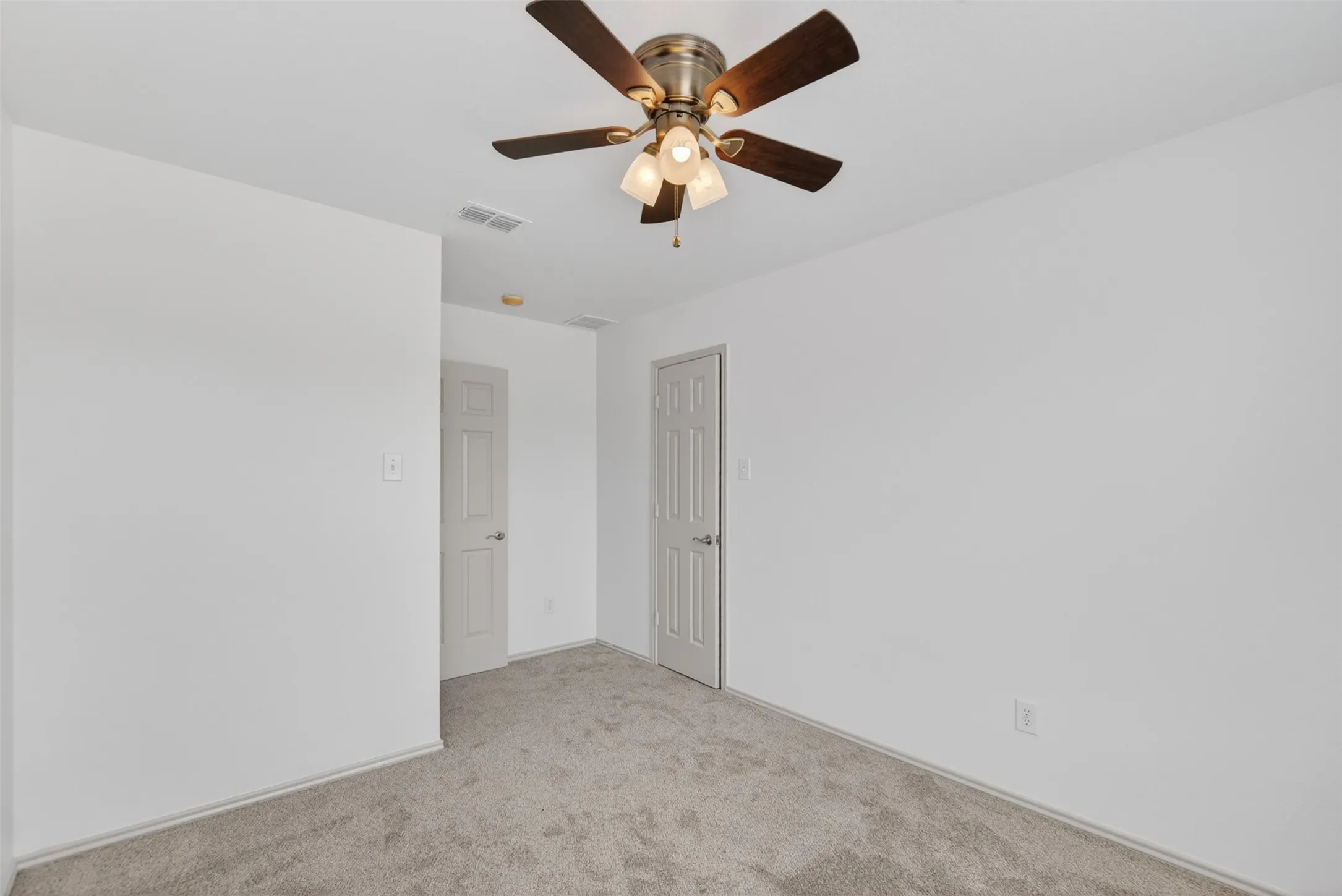 Single Family Residence For Sale in Collin County , 1321 Iron Horse Street, Wylie, Texas 75098, 4 Bedroom, 3 Bathroom, 2 Garage spaces, 2,547 Sqft, built in 2005, mls#21246438, Real Estate Agent in Wylie, Homes For Sale in Collin county, Homes For Sale in Wylie, Realtor in Wylie Texas, Real Estate Brokerage Independent Realty Texas, Luminita Cordes Realtor