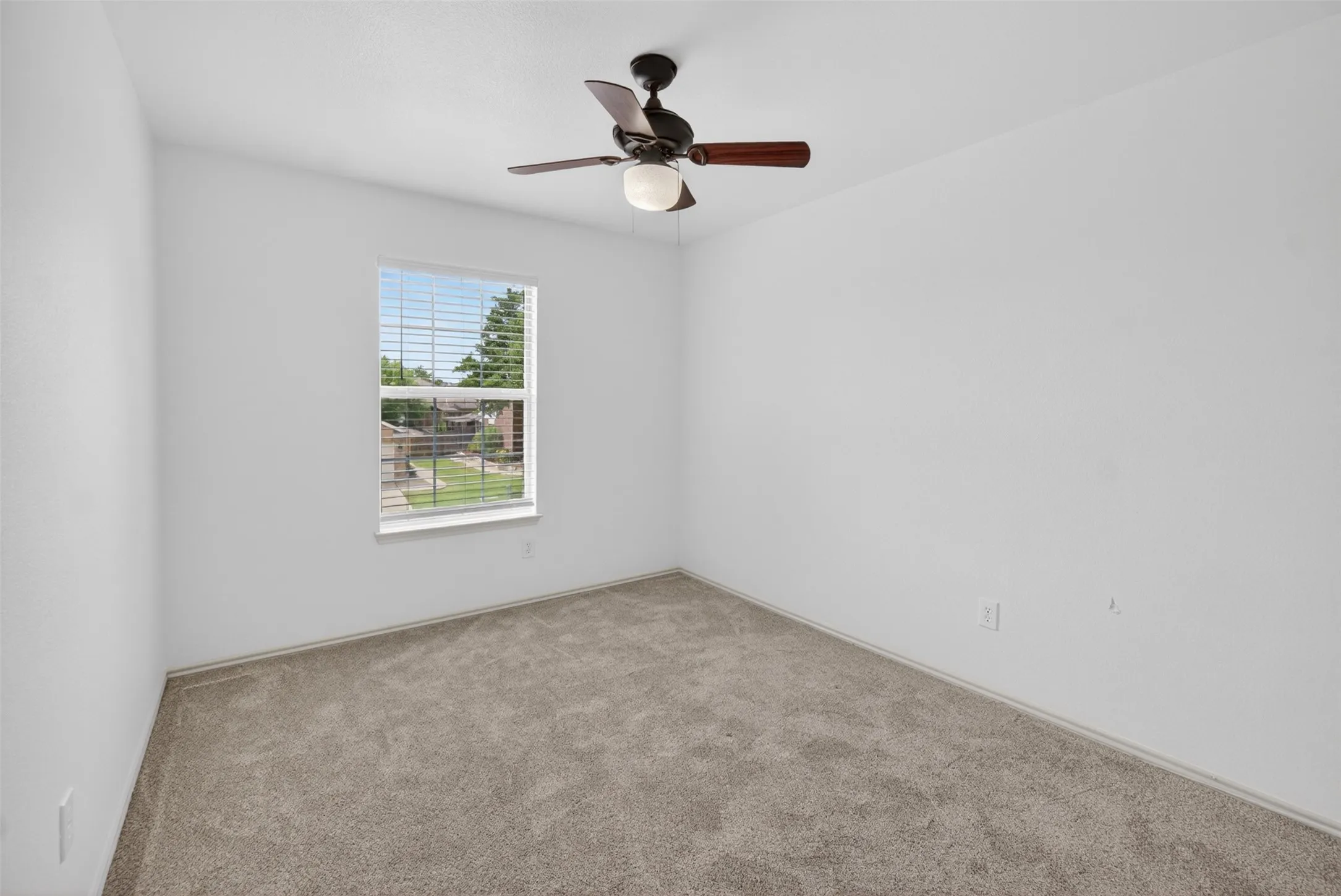 Single Family Residence For Sale in Collin County , 1321 Iron Horse Street, Wylie, Texas 75098, 4 Bedroom, 3 Bathroom, 2 Garage spaces, 2,547 Sqft, built in 2005, mls#21246438, Real Estate Agent in Wylie, Homes For Sale in Collin county, Homes For Sale in Wylie, Realtor in Wylie Texas, Real Estate Brokerage Independent Realty Texas, Luminita Cordes Realtor