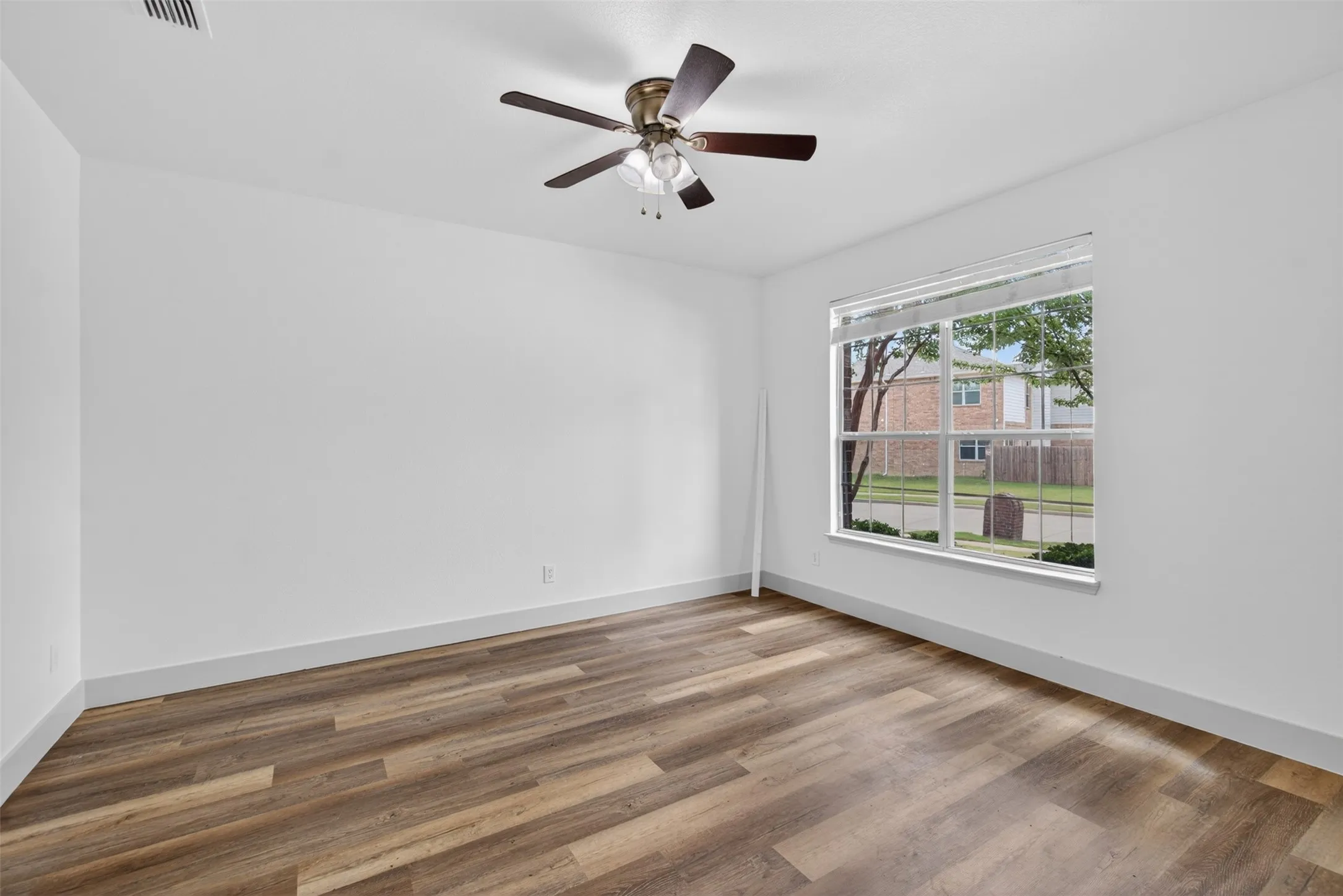 Single Family Residence For Sale in Collin County , 1321 Iron Horse Street, Wylie, Texas 75098, 4 Bedroom, 3 Bathroom, 2 Garage spaces, 2,547 Sqft, built in 2005, mls#21246438, Real Estate Agent in Wylie, Homes For Sale in Collin county, Homes For Sale in Wylie, Realtor in Wylie Texas, Real Estate Brokerage Independent Realty Texas, Luminita Cordes Realtor