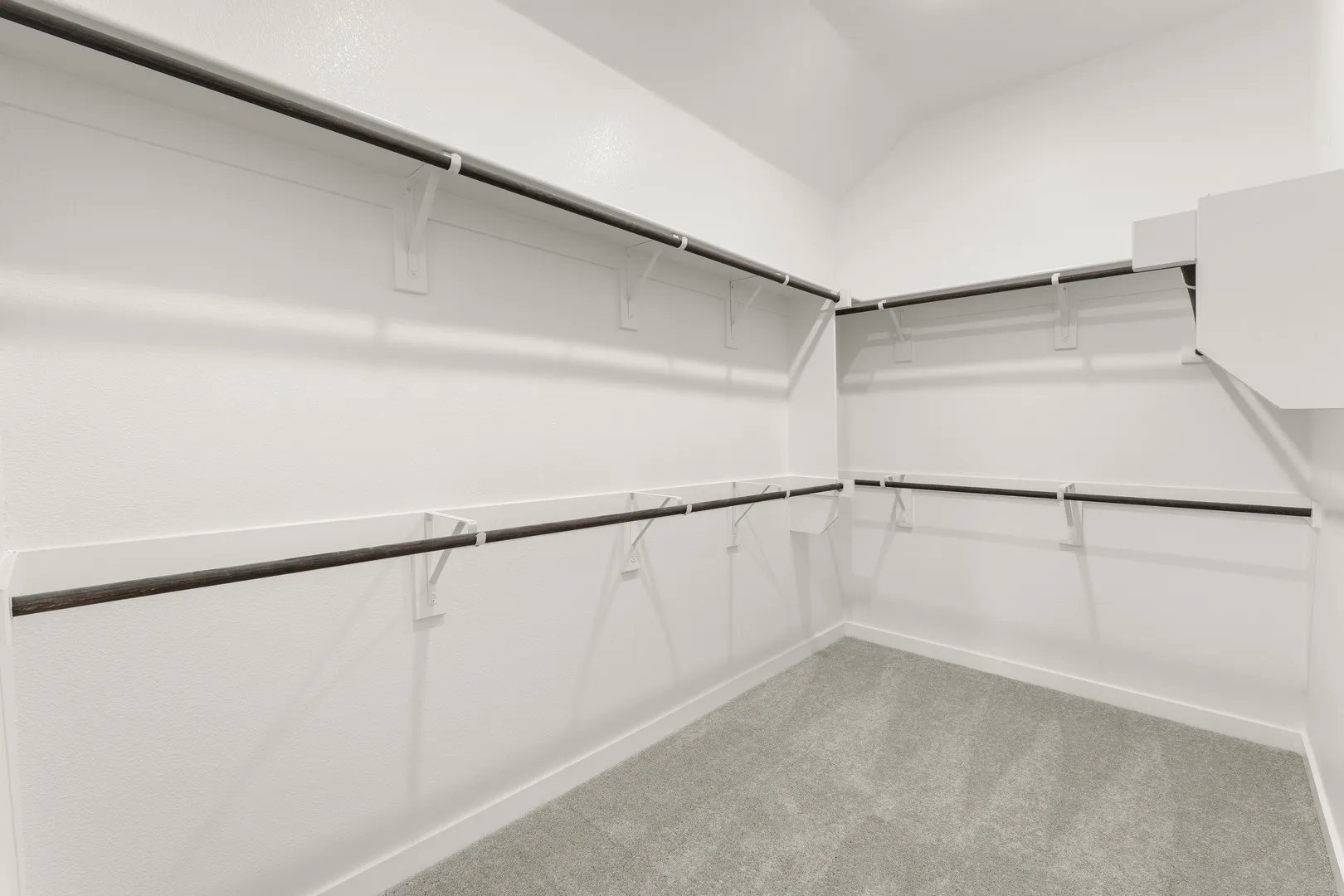 23. 1516 Eagle Meadow - Closet