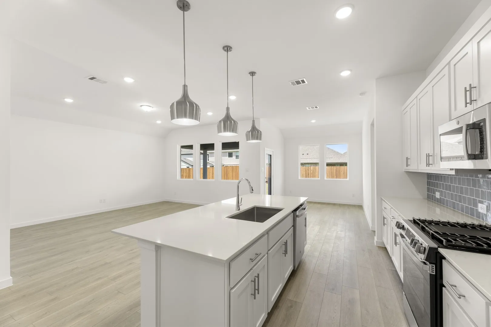 13. 1516 Eagle Meadow - Kitchen (4)