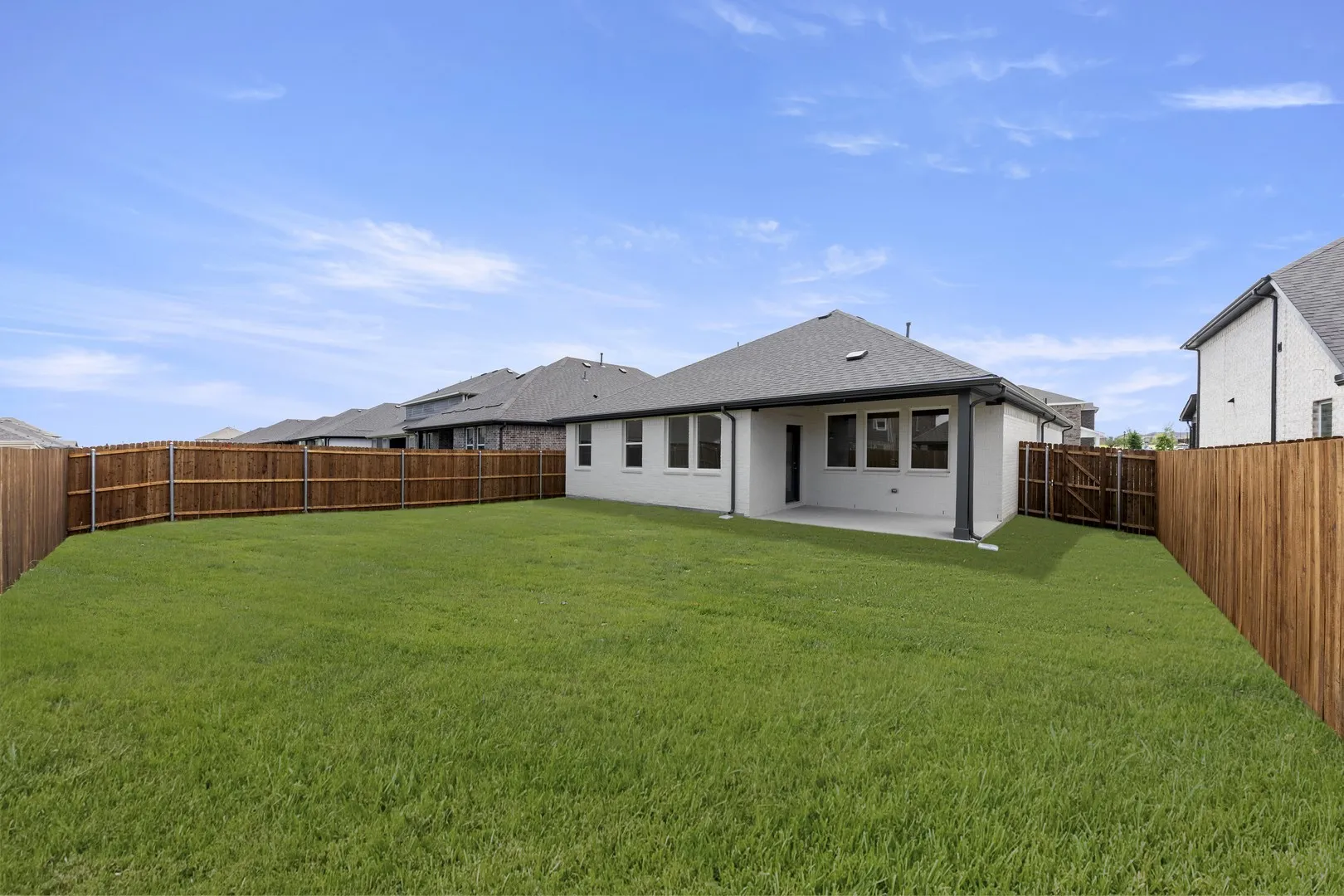 25. 1516 Eagle Meadow - Back (2)