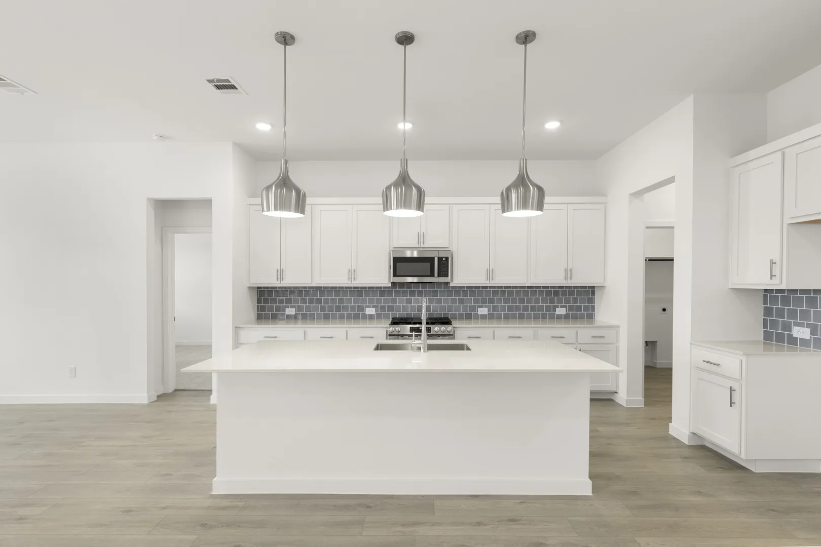 10. 1516 Eagle Meadow - Kitchen