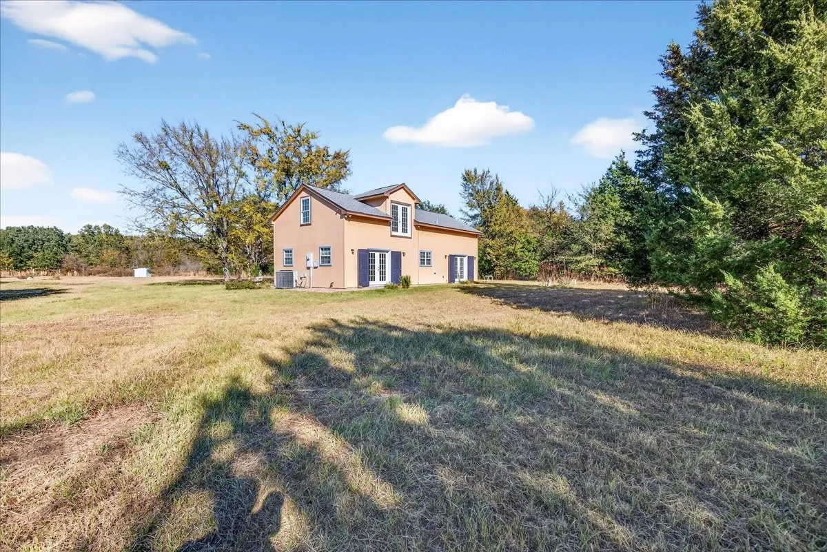 Single Family Residence For Sale in Van Zandt County , 1603 VZ CR 2908, Eustace, Texas 75124, 2 Bedrooms, 1 Bathroom, Garage spaces, 1,280 Sqft, built in 2012, Price $452,000, mls#21262421, Real Estate Agent in Eustace, Homes For Sale in Van Zandt county, Homes For Sale in Eustace, Realtor in Eustace Texas, Real Estate Brokerage Independent Realty Texas, Luminita Cordes Realtor