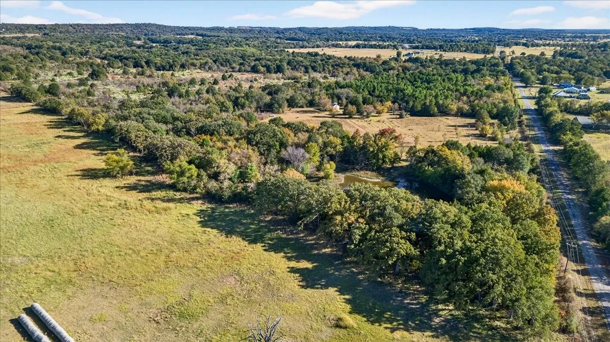 Single Family Residence For Sale in Van Zandt County , 1603 VZ CR 2908, Eustace, Texas 75124, 2 Bedrooms, 1 Bathroom, Garage spaces, 1,280 Sqft, built in 2012, Price $452,000, mls#21262421, Real Estate Agent in Eustace, Homes For Sale in Van Zandt county, Homes For Sale in Eustace, Realtor in Eustace Texas, Real Estate Brokerage Independent Realty Texas, Luminita Cordes Realtor