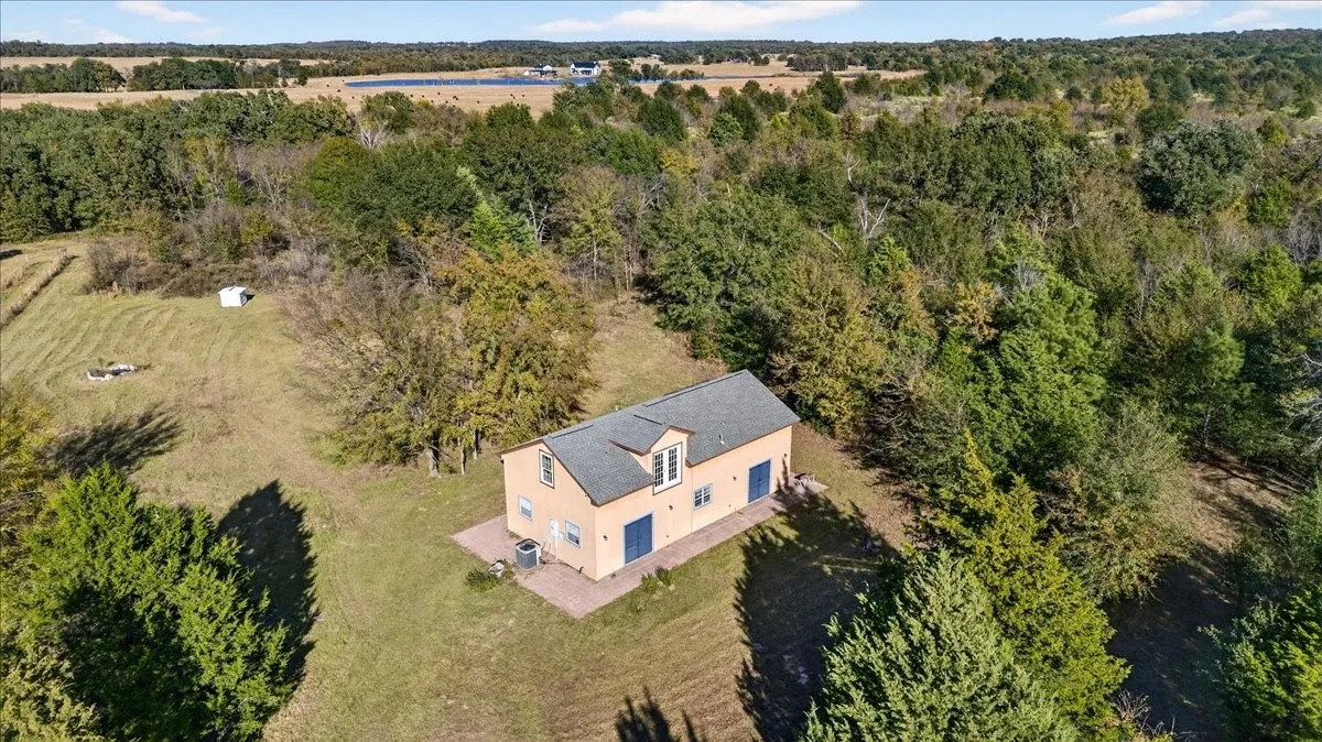 Single Family Residence For Sale in Van Zandt County , 1603 VZ CR 2908, Eustace, Texas 75124, 2 Bedrooms, 1 Bathroom, Garage spaces, 1,280 Sqft, built in 2012, Price $452,000, mls#21262421, Real Estate Agent in Eustace, Homes For Sale in Van Zandt county, Homes For Sale in Eustace, Realtor in Eustace Texas, Real Estate Brokerage Independent Realty Texas, Luminita Cordes Realtor