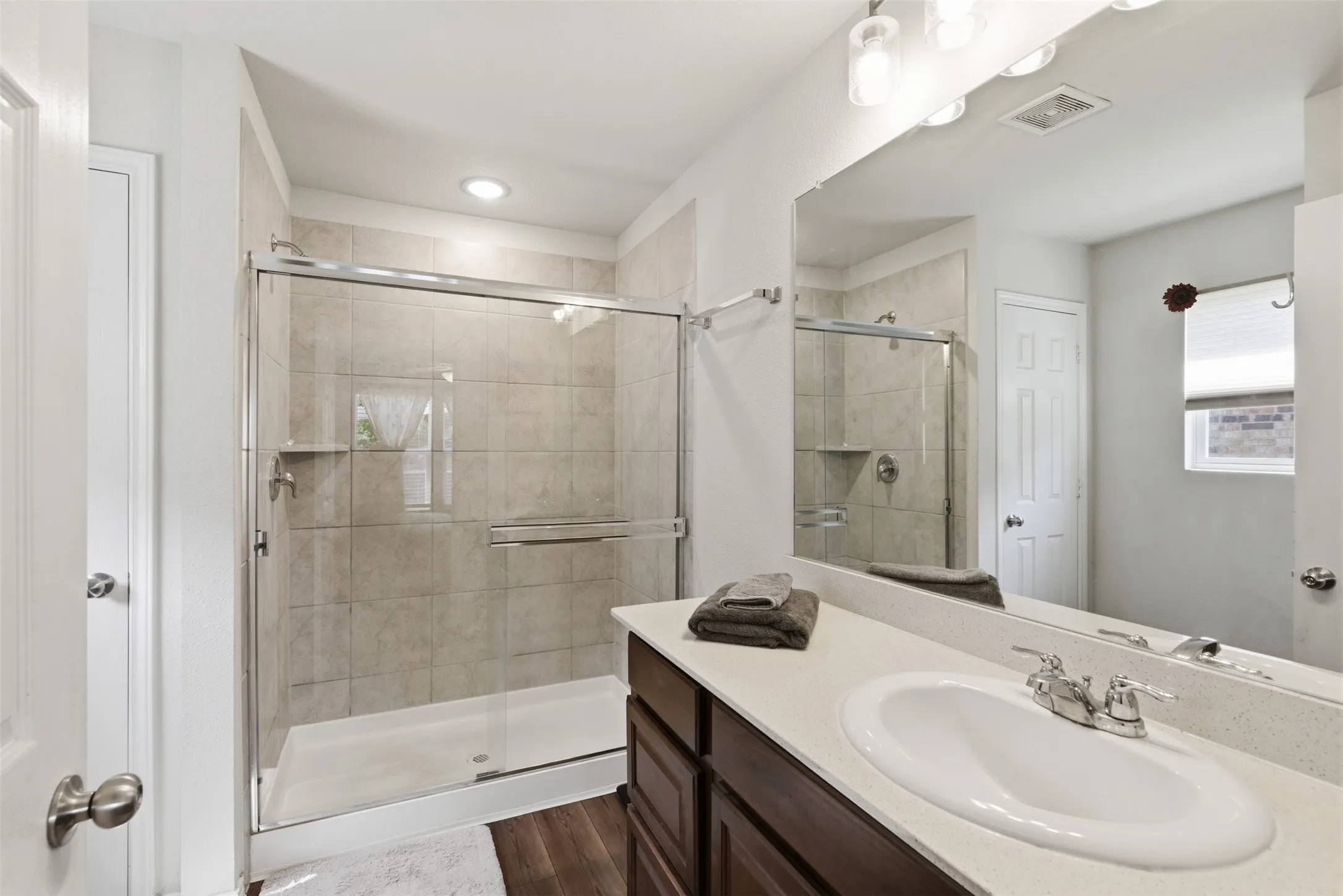 Single Family Residence For Sale in Denton County , 921 Shire Avenue, Haslet, Texas 76052, 3 Bedrooms, 2 Bathrooms, 2 Garage spaces, 1,427 Sqft, built in 2021, Price $315,000, mls#21261903, Real Estate Agent in Haslet, Homes For Sale in Denton county, Homes For Sale in Haslet, Realtor in Haslet Texas, Real Estate Brokerage Independent Realty Texas, Luminita Cordes Realtor