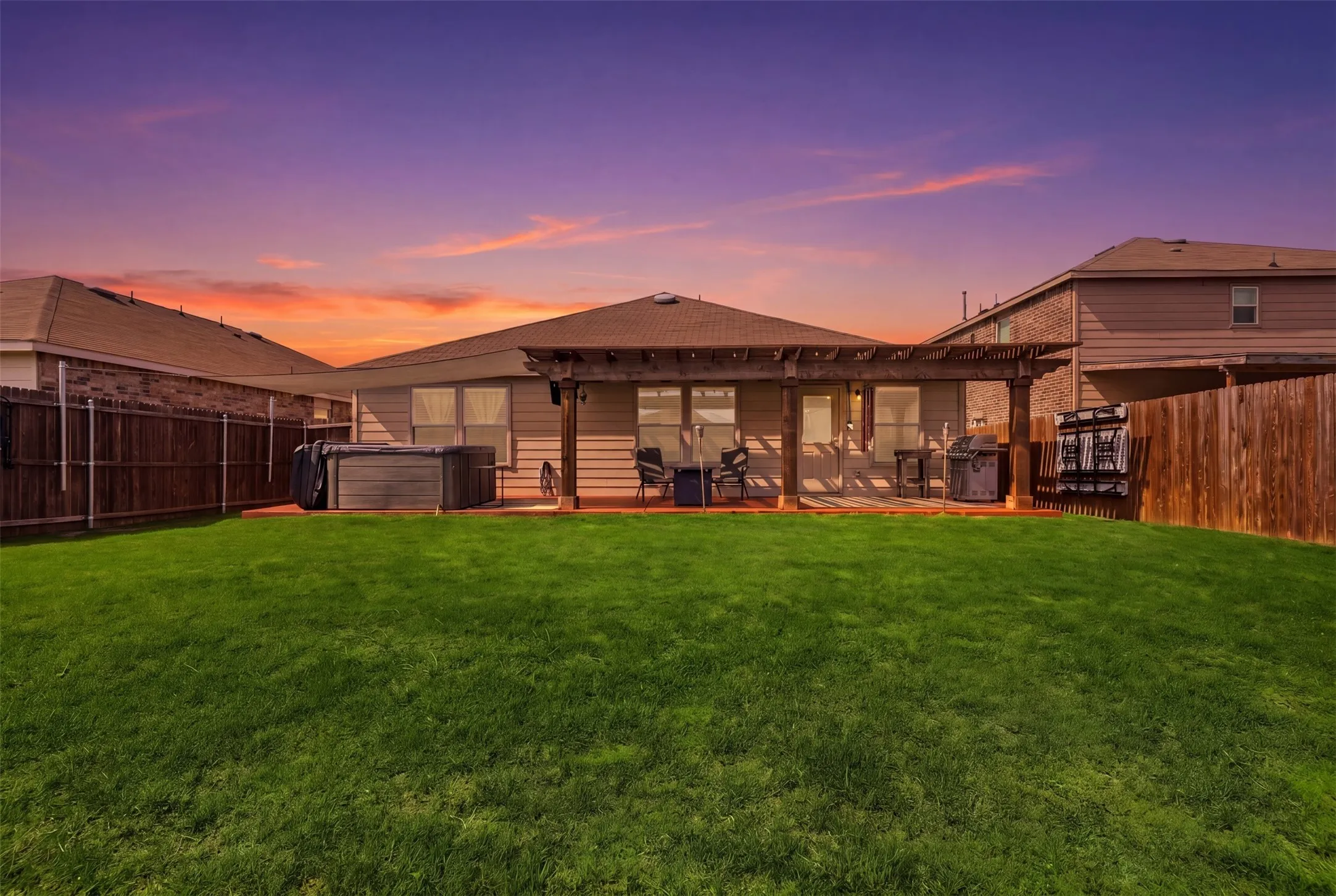 Single Family Residence For Sale in Denton County , 921 Shire Avenue, Haslet, Texas 76052, 3 Bedrooms, 2 Bathrooms, 2 Garage spaces, 1,427 Sqft, built in 2021, Price $315,000, mls#21261903, Real Estate Agent in Haslet, Homes For Sale in Denton county, Homes For Sale in Haslet, Realtor in Haslet Texas, Real Estate Brokerage Independent Realty Texas, Luminita Cordes Realtor