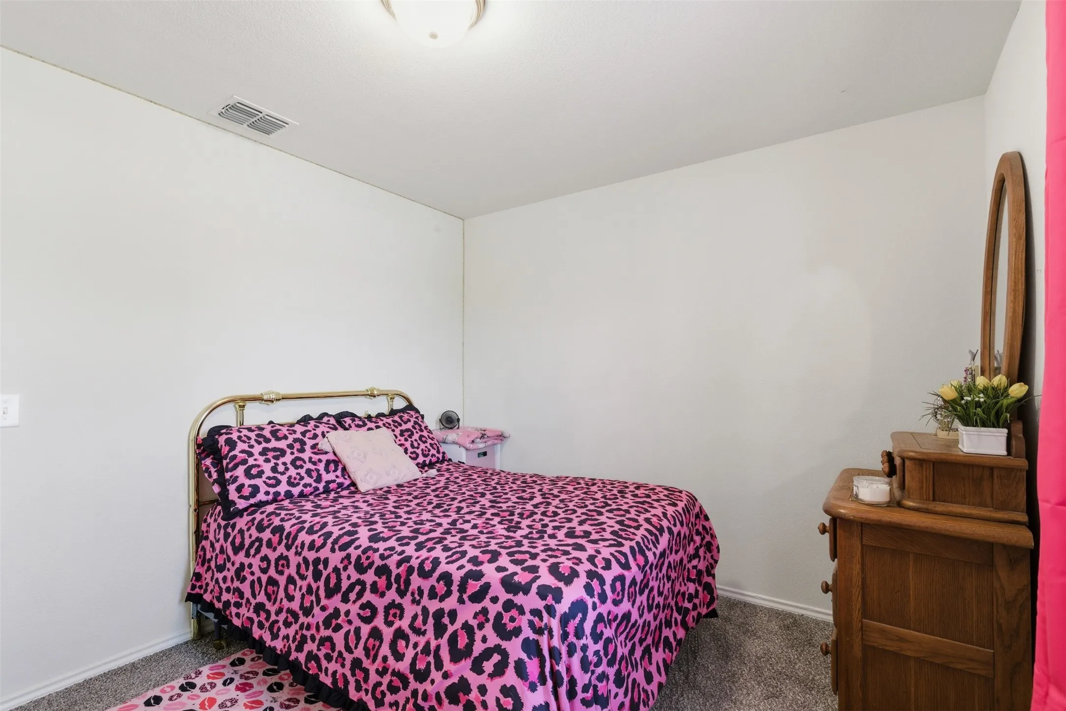 Single Family Residence For Sale in Denton County , 921 Shire Avenue, Haslet, Texas 76052, 3 Bedrooms, 2 Bathrooms, 2 Garage spaces, 1,427 Sqft, built in 2021, Price $315,000, mls#21261903, Real Estate Agent in Haslet, Homes For Sale in Denton county, Homes For Sale in Haslet, Realtor in Haslet Texas, Real Estate Brokerage Independent Realty Texas, Luminita Cordes Realtor