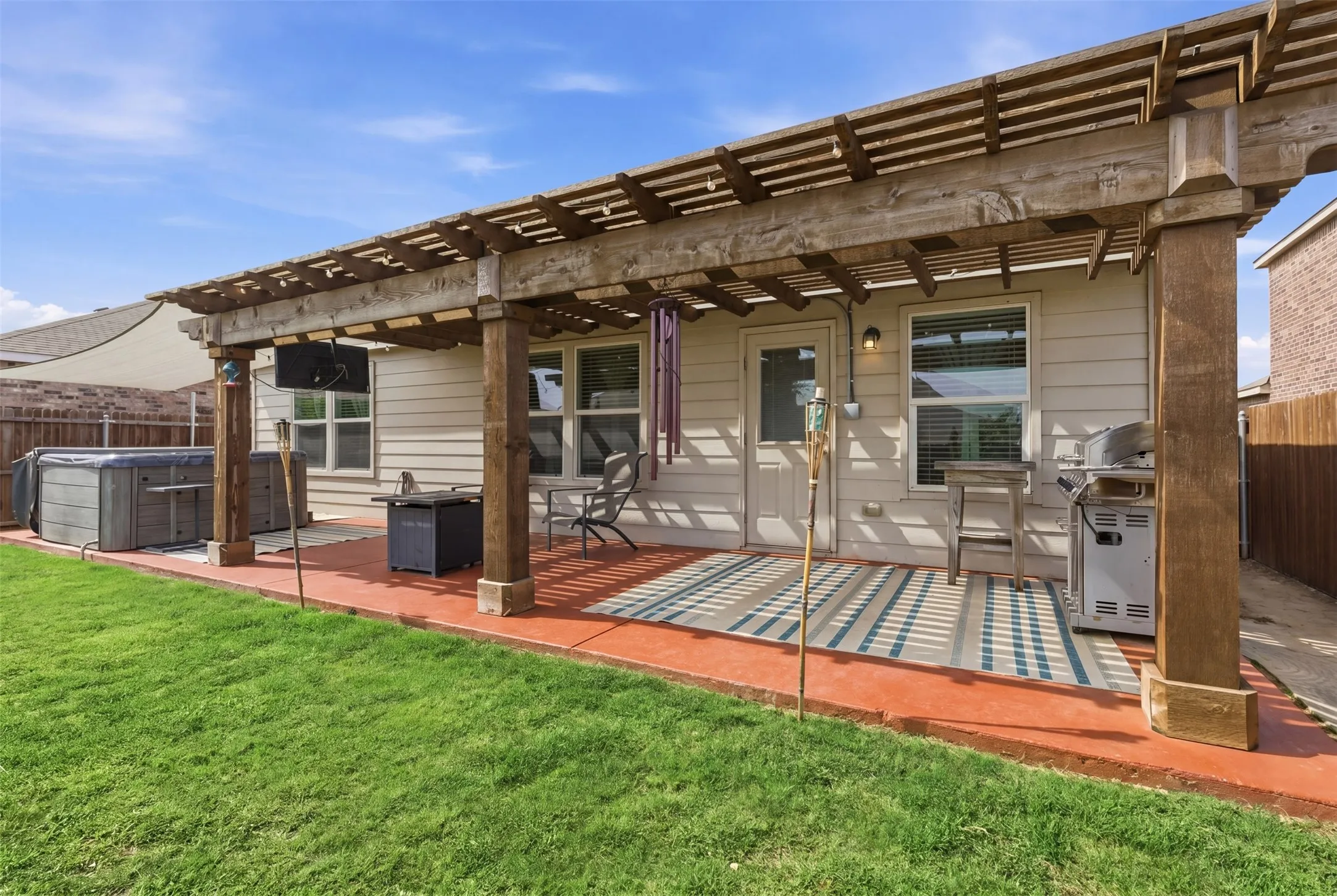 Single Family Residence For Sale in Denton County , 921 Shire Avenue, Haslet, Texas 76052, 3 Bedrooms, 2 Bathrooms, 2 Garage spaces, 1,427 Sqft, built in 2021, Price $315,000, mls#21261903, Real Estate Agent in Haslet, Homes For Sale in Denton county, Homes For Sale in Haslet, Realtor in Haslet Texas, Real Estate Brokerage Independent Realty Texas, Luminita Cordes Realtor