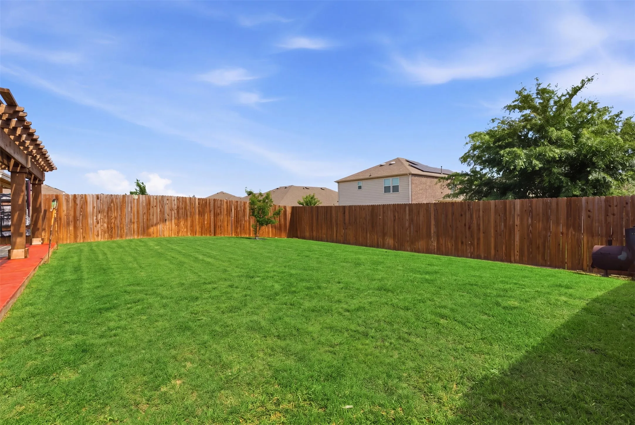 Single Family Residence For Sale in Denton County , 921 Shire Avenue, Haslet, Texas 76052, 3 Bedrooms, 2 Bathrooms, 2 Garage spaces, 1,427 Sqft, built in 2021, Price $315,000, mls#21261903, Real Estate Agent in Haslet, Homes For Sale in Denton county, Homes For Sale in Haslet, Realtor in Haslet Texas, Real Estate Brokerage Independent Realty Texas, Luminita Cordes Realtor