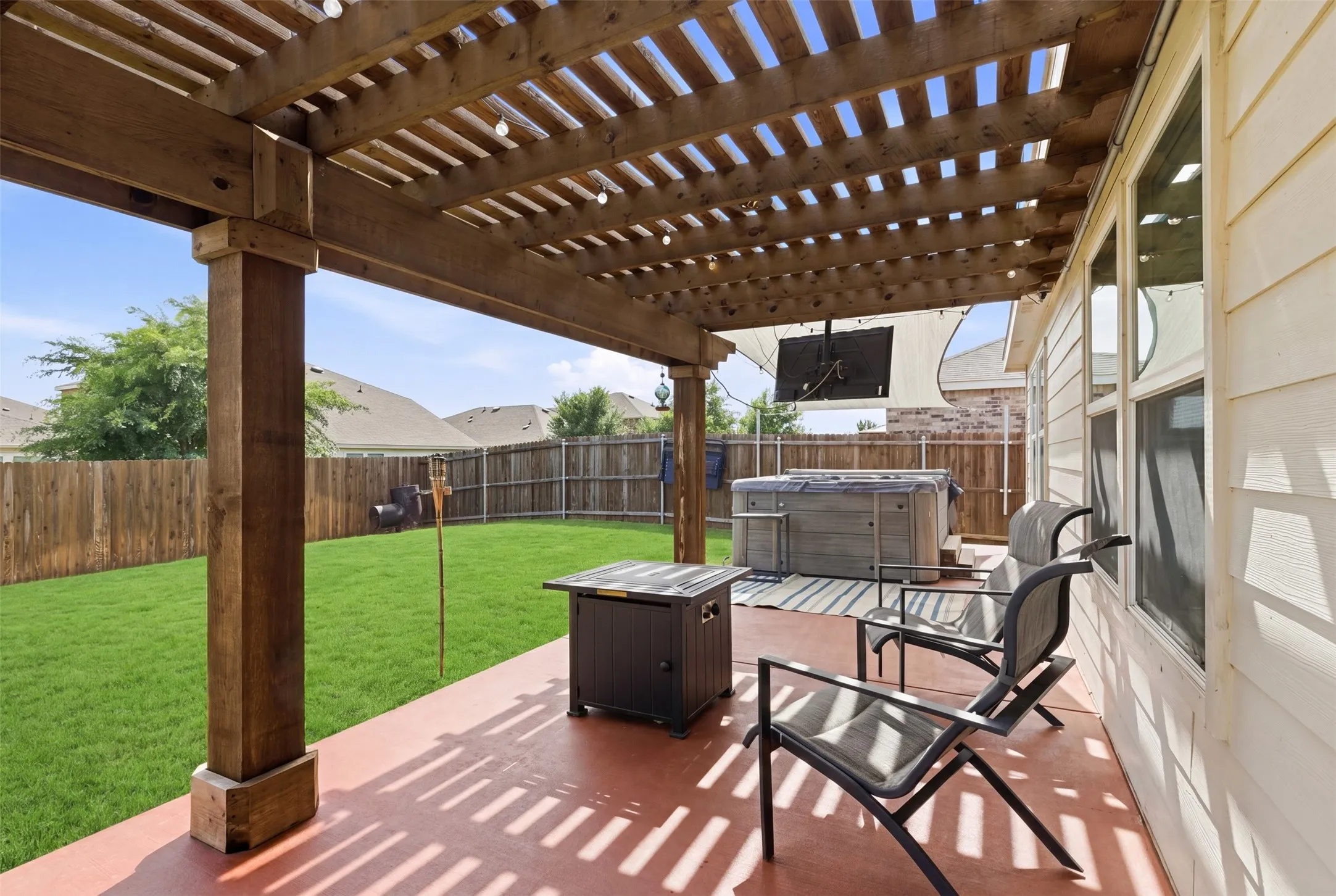 Single Family Residence For Sale in Denton County , 921 Shire Avenue, Haslet, Texas 76052, 3 Bedrooms, 2 Bathrooms, 2 Garage spaces, 1,427 Sqft, built in 2021, Price $315,000, mls#21261903, Real Estate Agent in Haslet, Homes For Sale in Denton county, Homes For Sale in Haslet, Realtor in Haslet Texas, Real Estate Brokerage Independent Realty Texas, Luminita Cordes Realtor