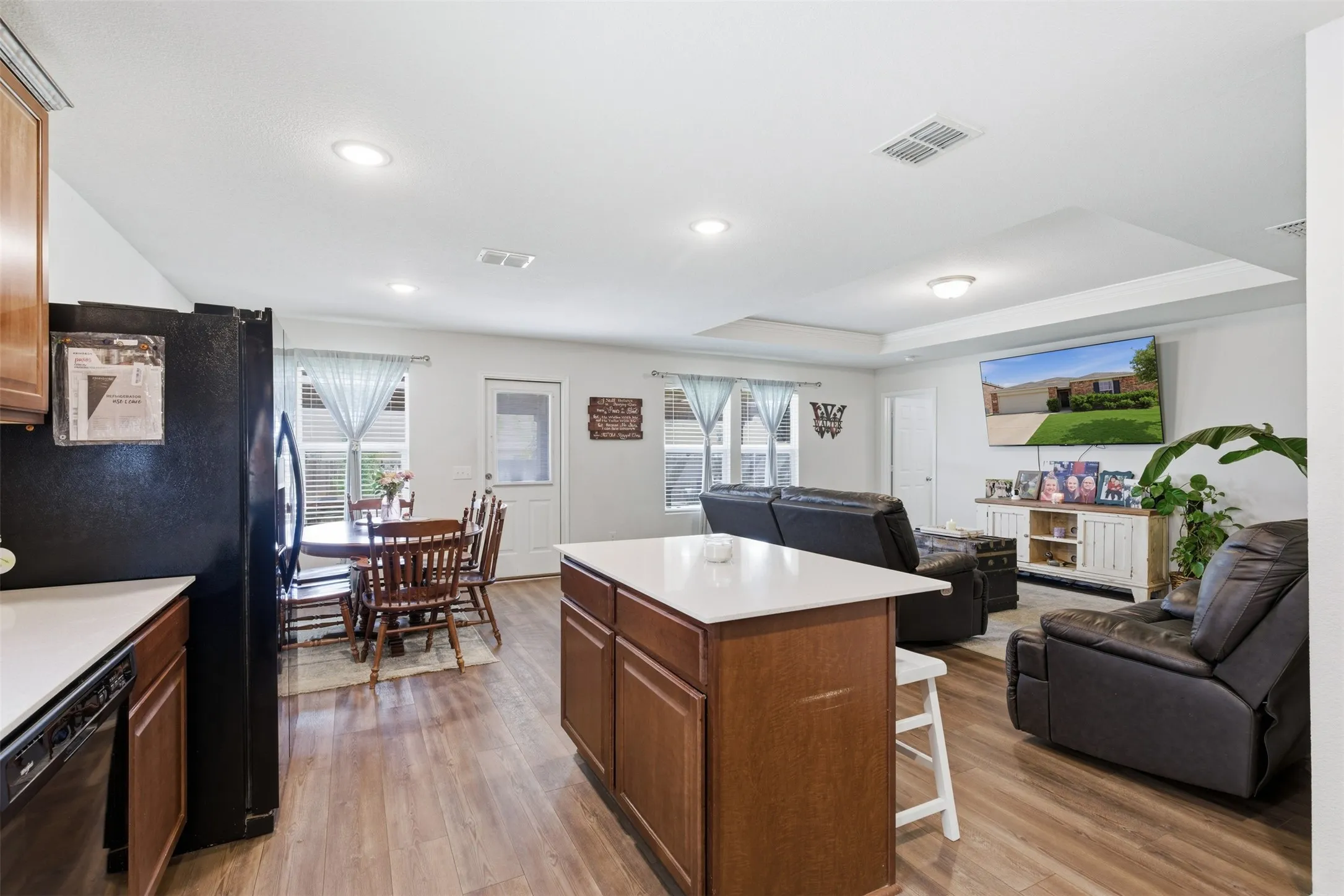 Single Family Residence For Sale in Denton County , 921 Shire Avenue, Haslet, Texas 76052, 3 Bedrooms, 2 Bathrooms, 2 Garage spaces, 1,427 Sqft, built in 2021, Price $315,000, mls#21261903, Real Estate Agent in Haslet, Homes For Sale in Denton county, Homes For Sale in Haslet, Realtor in Haslet Texas, Real Estate Brokerage Independent Realty Texas, Luminita Cordes Realtor