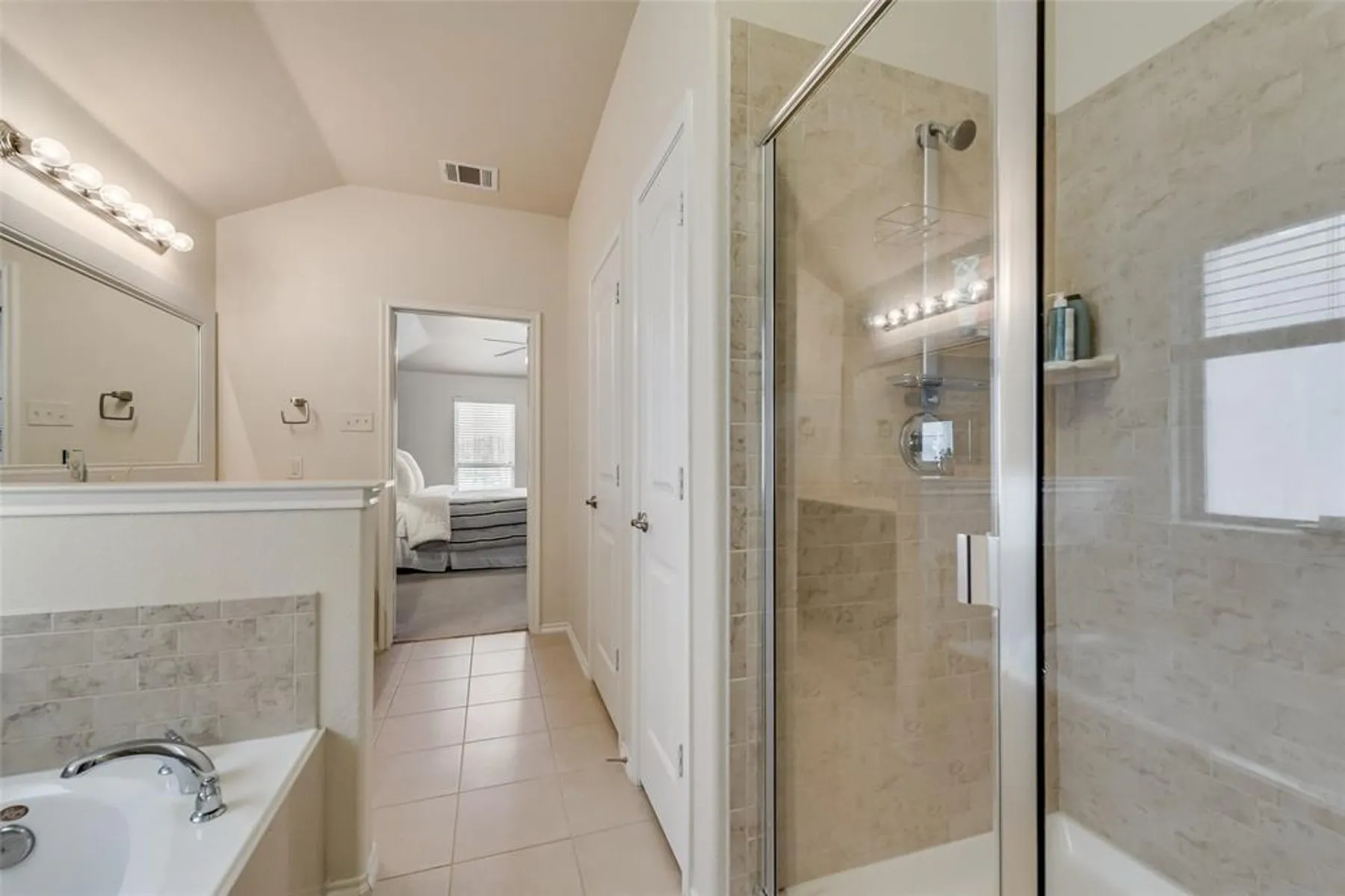 Single Family Residence For Rent in Collin County , 3406 Van Zandt Road, Melissa, Texas 75454, 3 Bedrooms, 2 Bathrooms, 2 Garage spaces, 1,873 Sqft, built in 2014, Price $2,350, mls#21262470, Real Estate Agent in Melissa, Homes For Rent in Collin county, Homes For Rent in Melissa, Realtor in Melissa Texas, Real Estate Brokerage Independent Realty Texas, Luminita Cordes Realtor